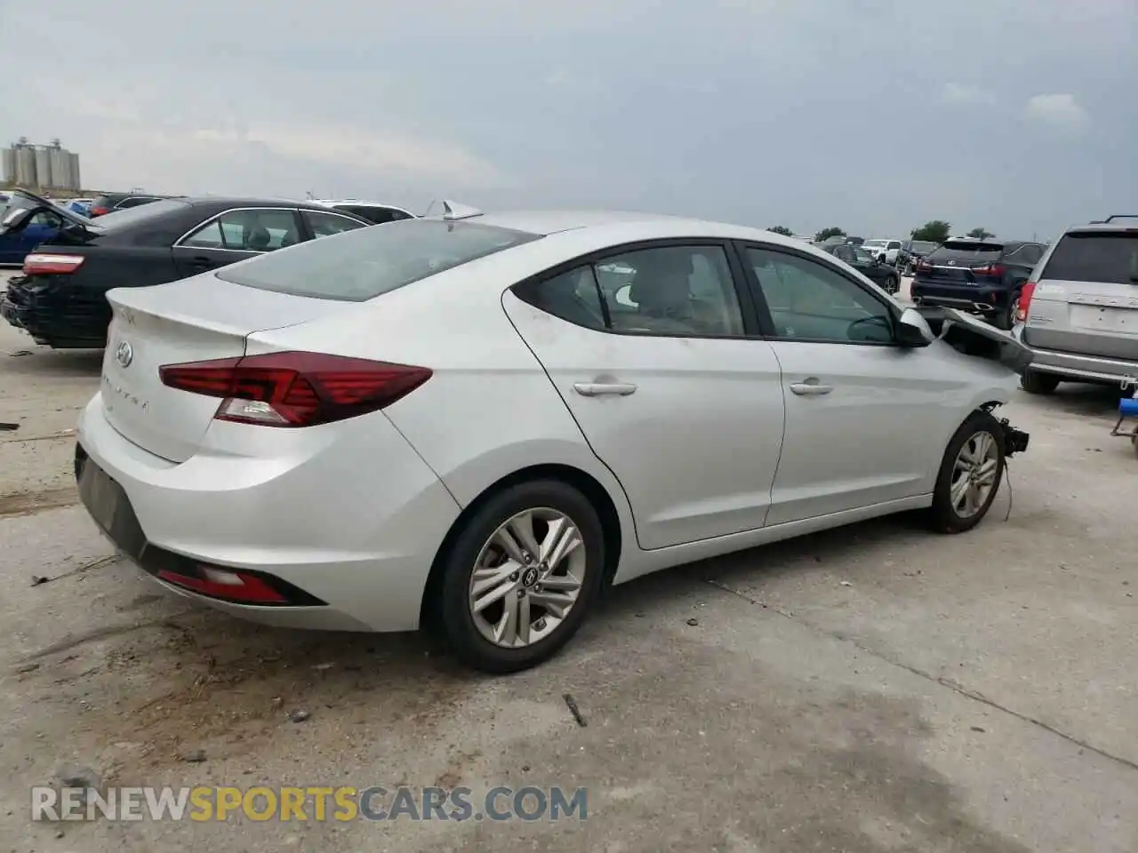 3 Photograph of a damaged car 5NPD84LF1KH433754 HYUNDAI ELANTRA 2019