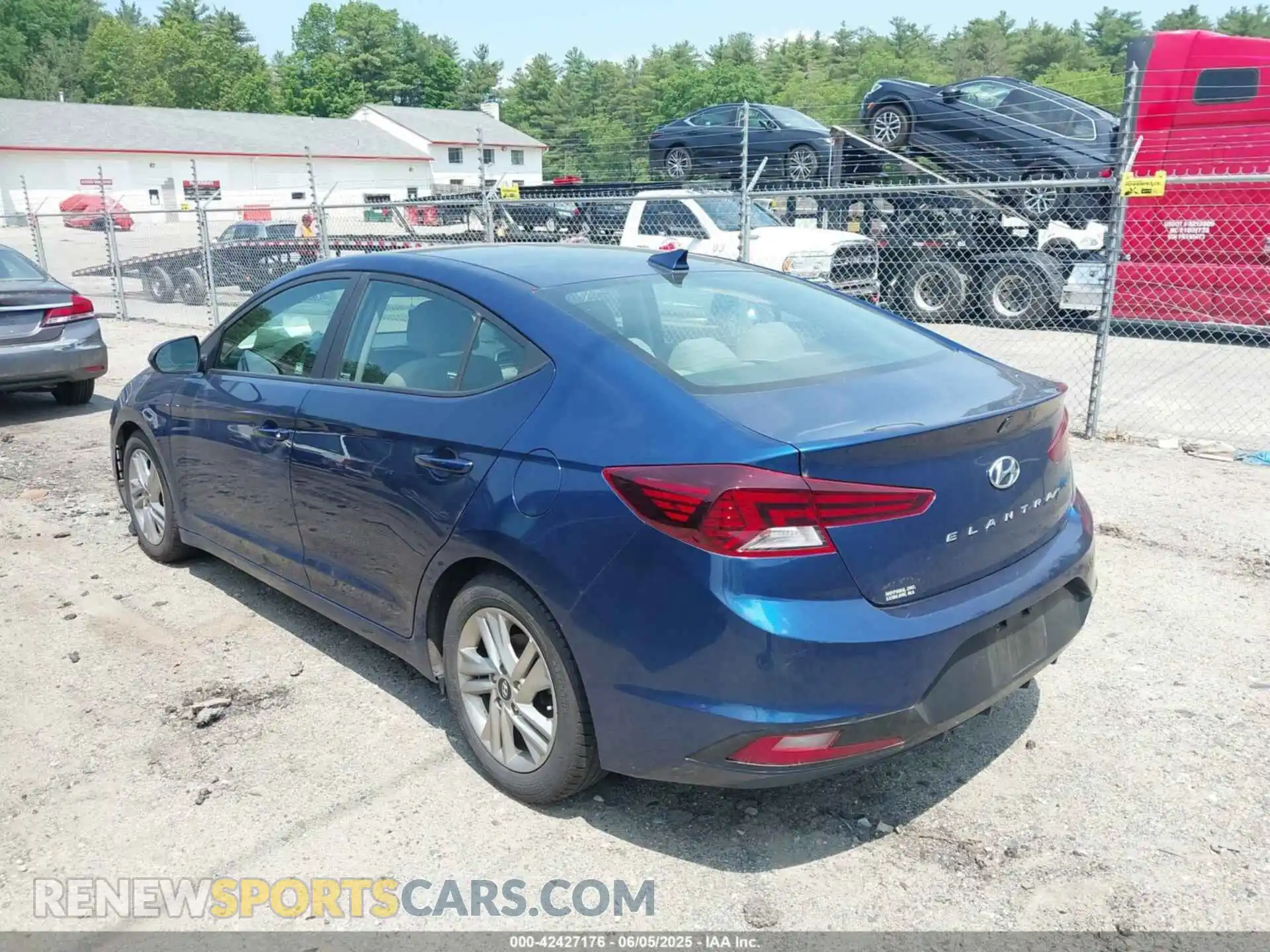3 Photograph of a damaged car 5NPD84LF2KH485040 HYUNDAI ELANTRA 2019