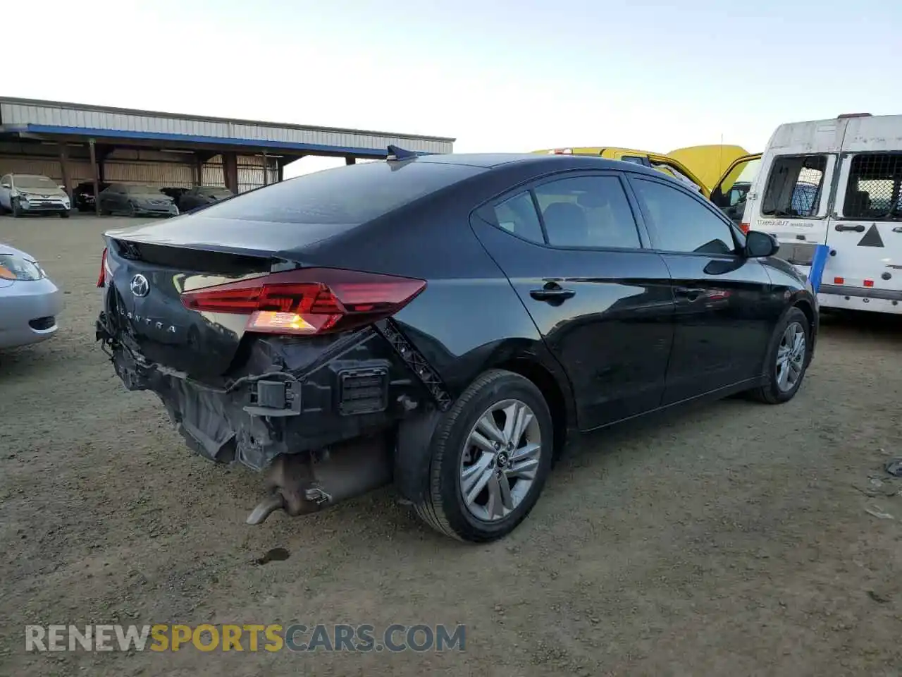 3 Фотография поврежденного автомобиля 5NPD84LFXKH444980 HYUNDAI ELANTRA 2019