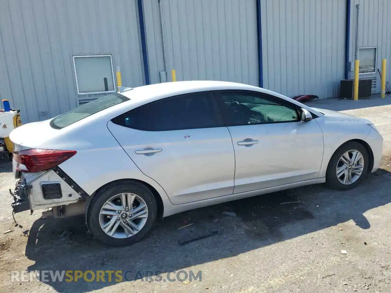 3 Фотография поврежденного автомобиля KMHD84LF0KU846072 HYUNDAI ELANTRA 2019