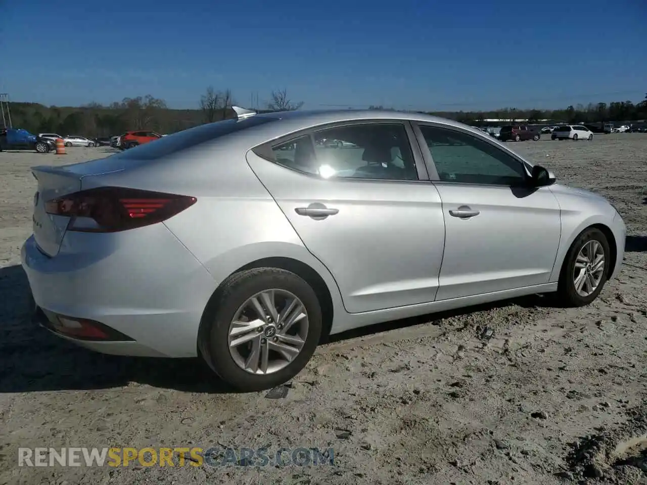 3 Фотография поврежденного автомобиля KMHD84LF5KU809082 HYUNDAI ELANTRA 2019