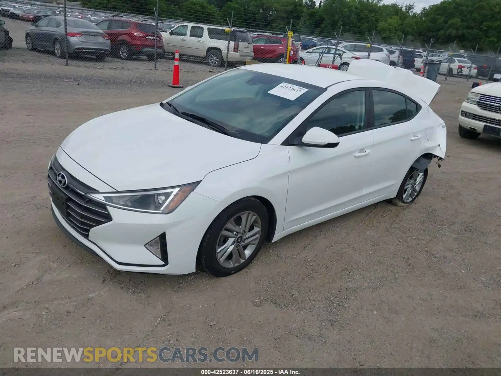 2 Photograph of a damaged car 5NPD74LF1LH504648 HYUNDAI ELANTRA 2020