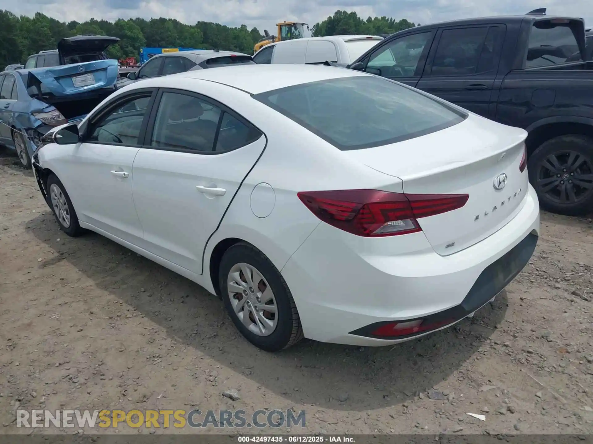 3 Photograph of a damaged car 5NPD74LF2LH598426 HYUNDAI ELANTRA 2020