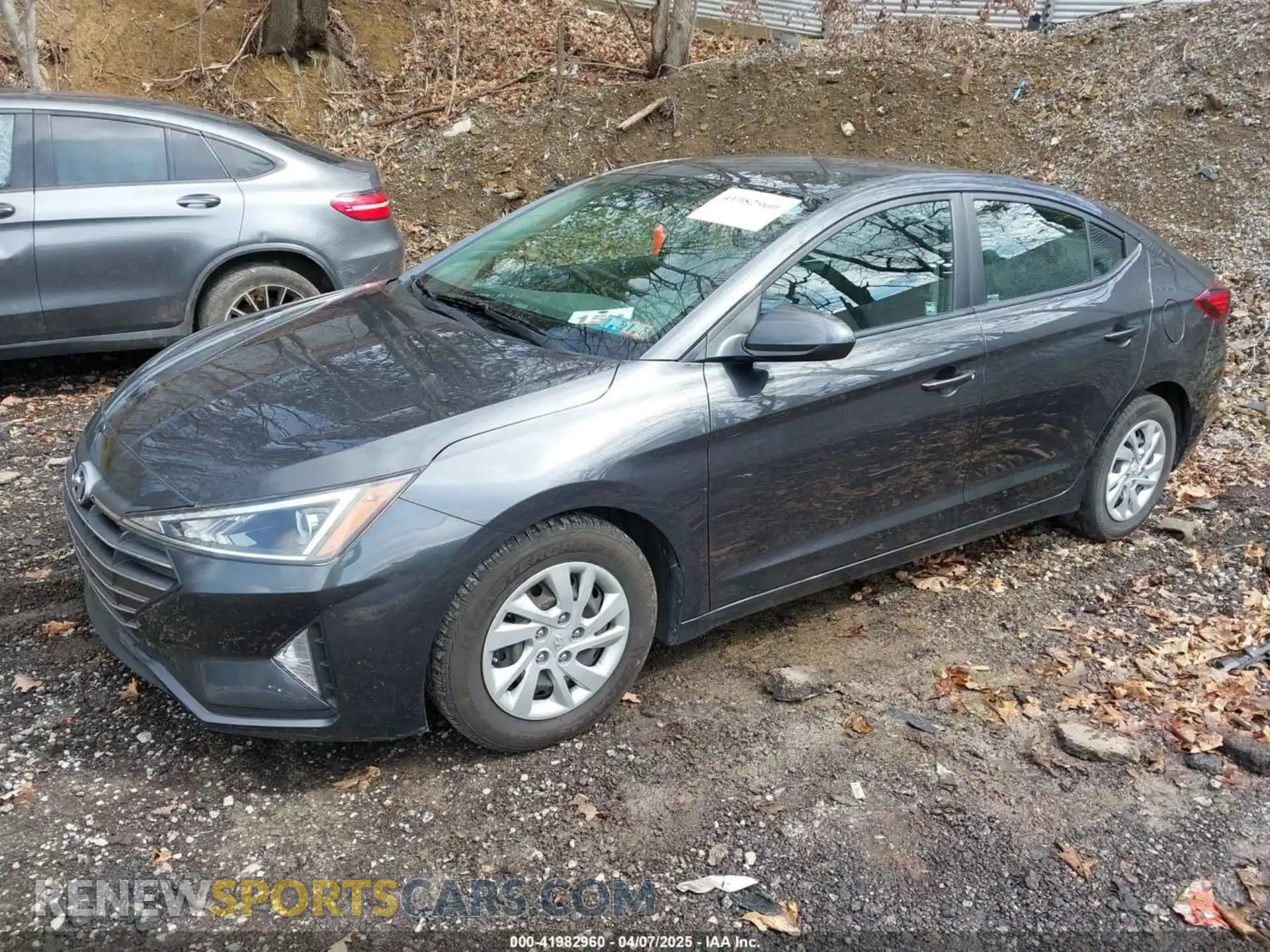 2 Photograph of a damaged car 5NPD74LF6LH604387 HYUNDAI ELANTRA 2020