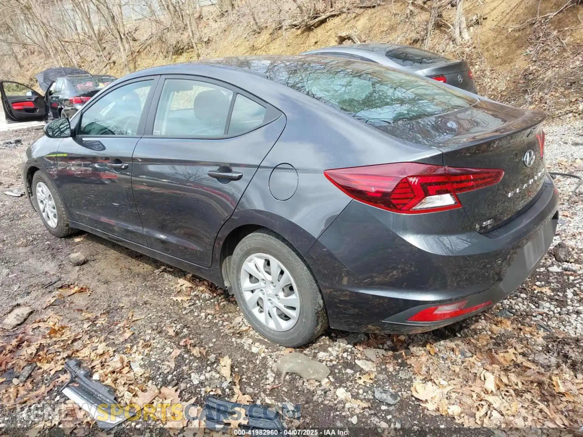 3 Photograph of a damaged car 5NPD74LF6LH604387 HYUNDAI ELANTRA 2020