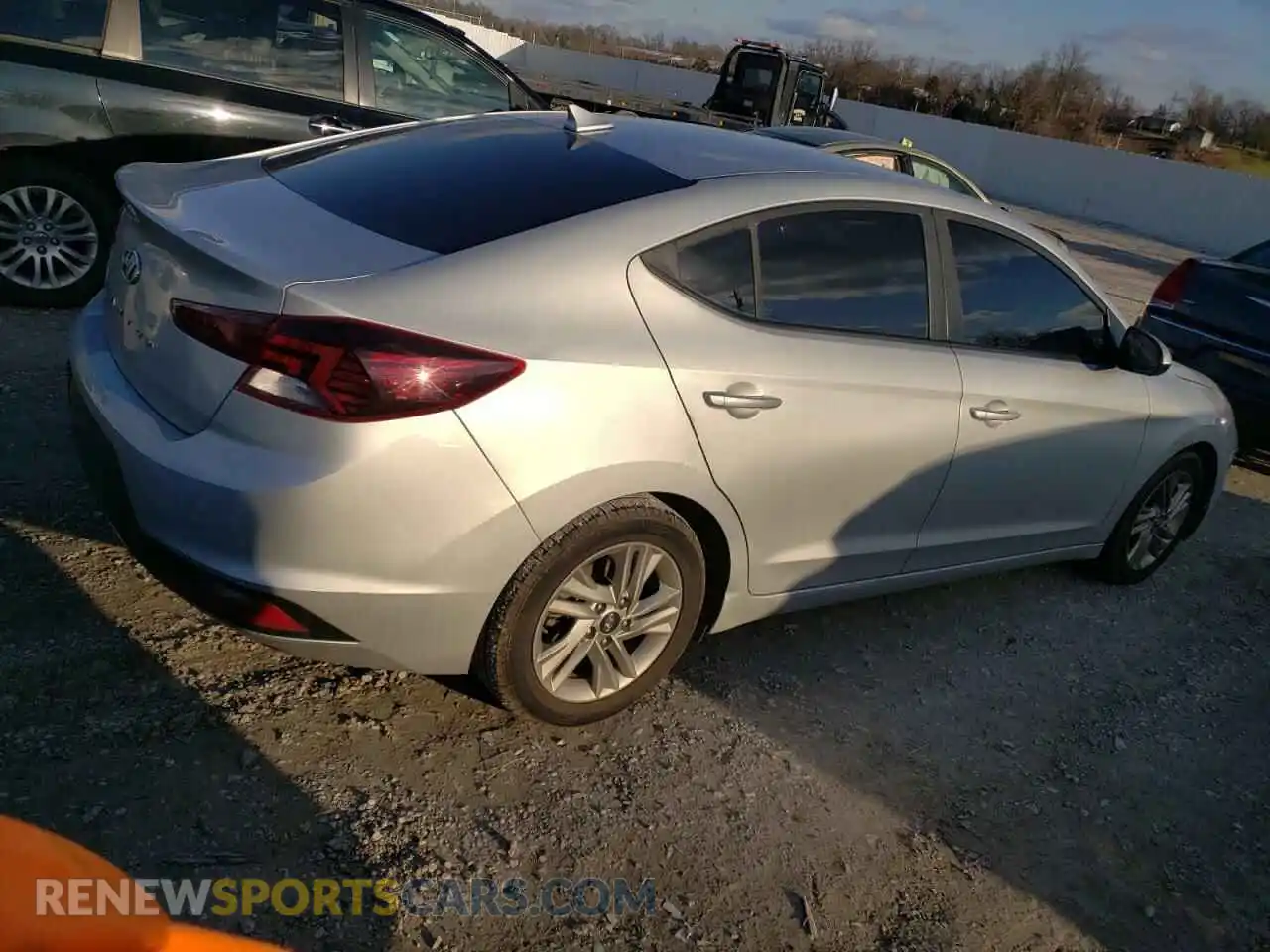 3 Photograph of a damaged car 5NPD84LF0LH525195 HYUNDAI ELANTRA 2020