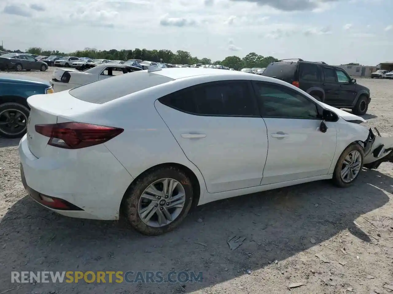 3 Photograph of a damaged car 5NPD84LF0LH568080 HYUNDAI ELANTRA 2020