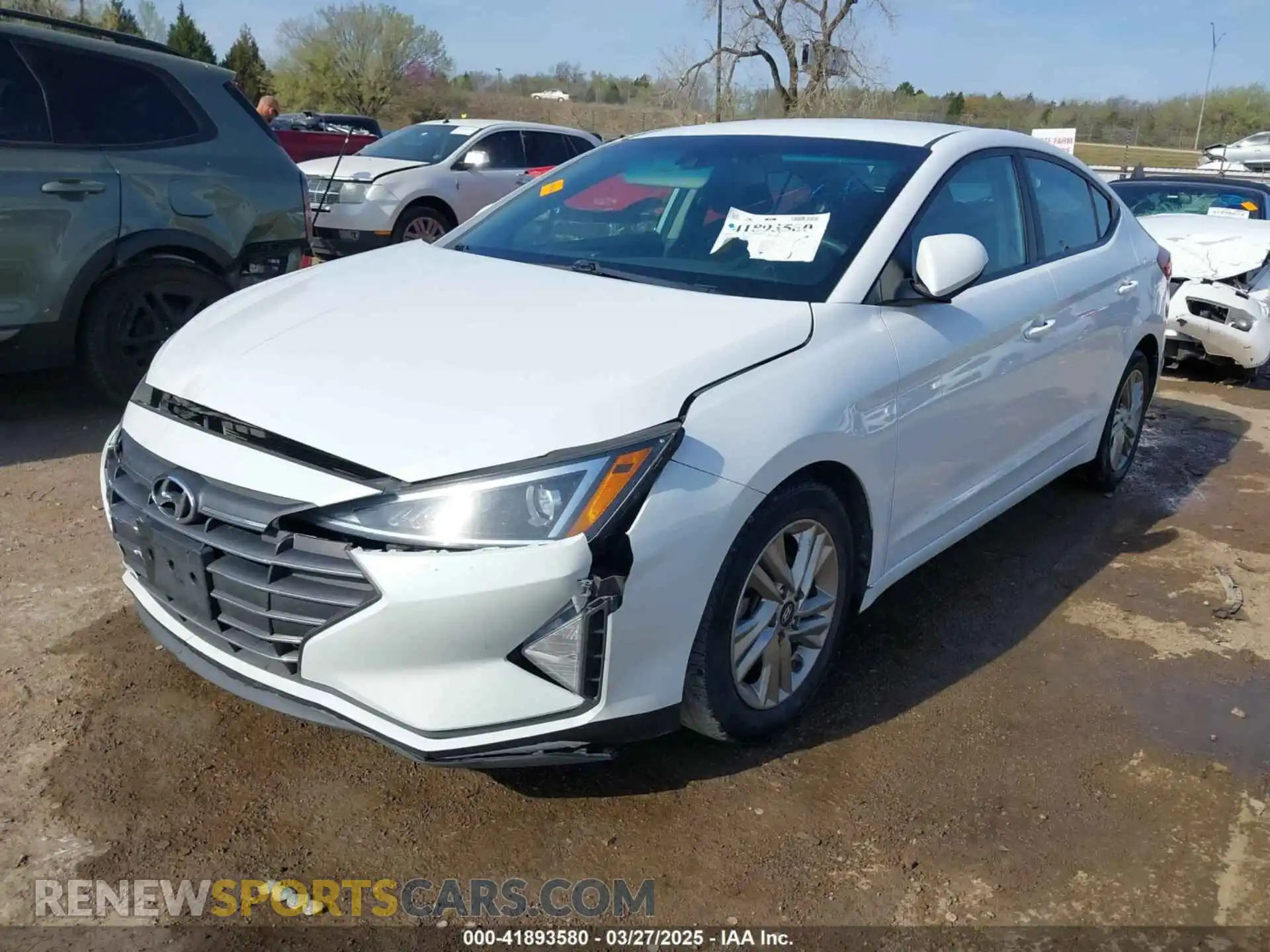 2 Photograph of a damaged car 5NPD84LF1LH504100 HYUNDAI ELANTRA 2020