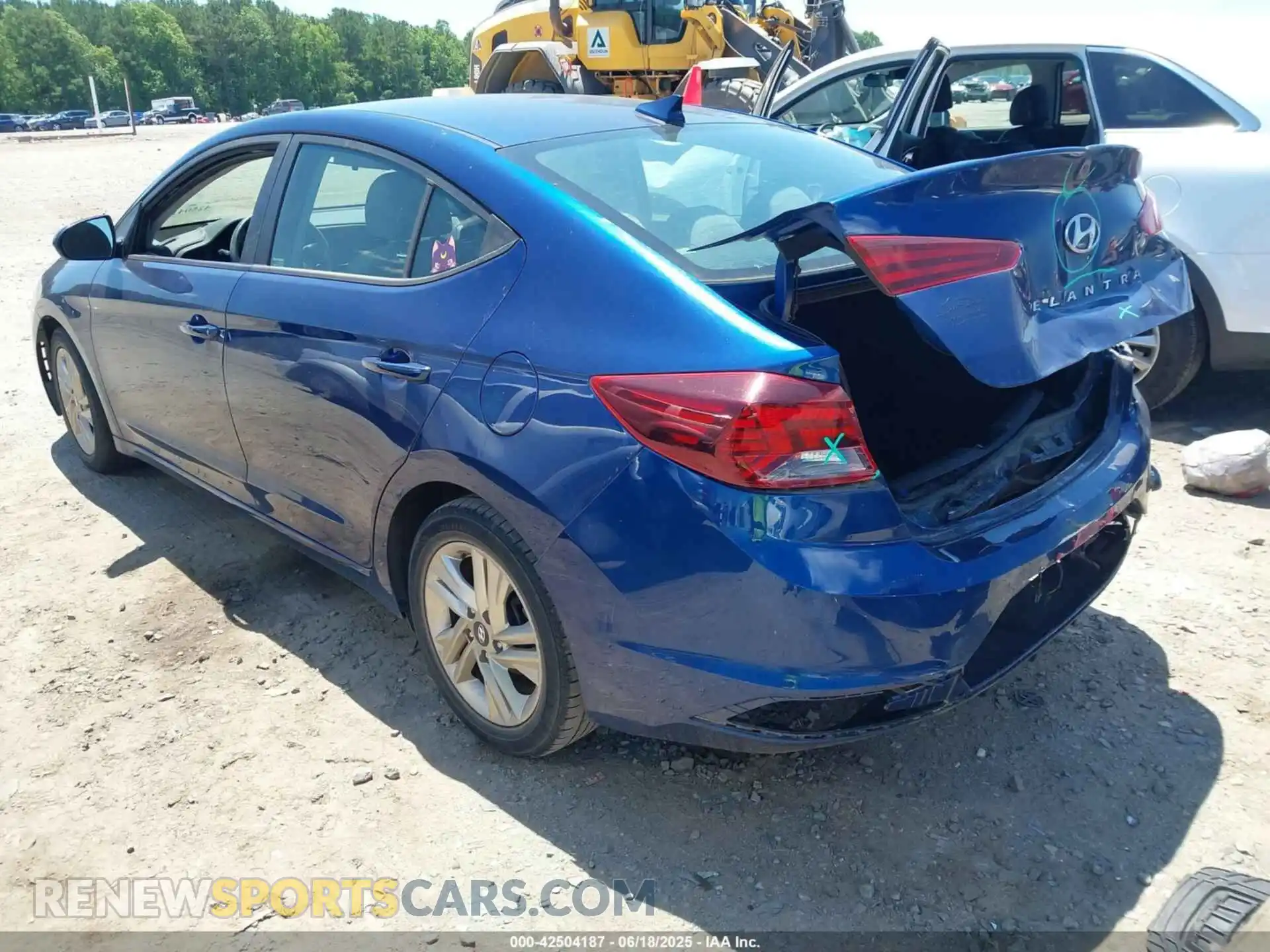 3 Photograph of a damaged car 5NPD84LF2LH511881 HYUNDAI ELANTRA 2020