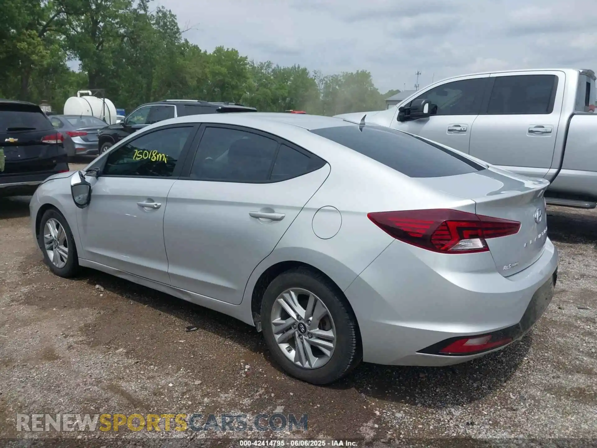 3 Photograph of a damaged car 5NPD84LF2LH540197 HYUNDAI ELANTRA 2020