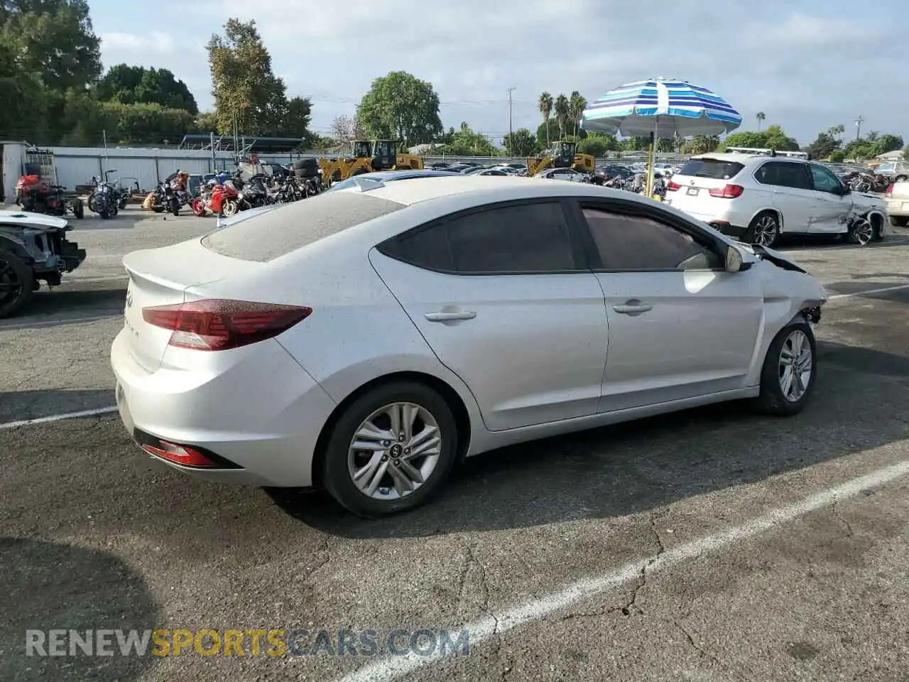 3 Photograph of a damaged car 5NPD84LF5LH525824 HYUNDAI ELANTRA 2020