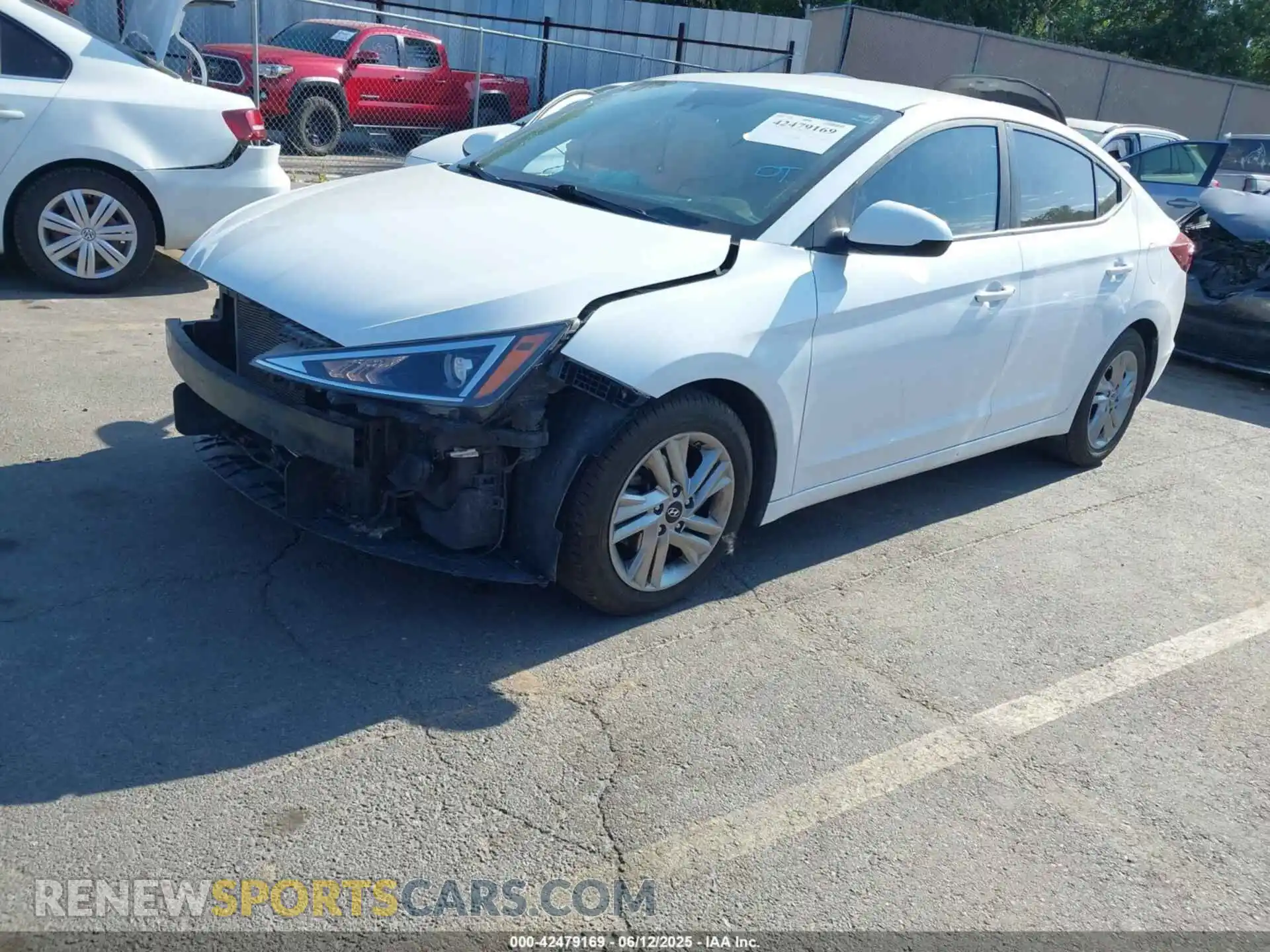 2 Photograph of a damaged car 5NPD84LF5LH561948 HYUNDAI ELANTRA 2020