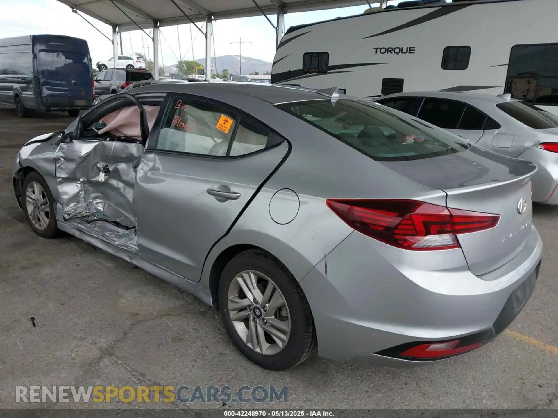 3 Photograph of a damaged car 5NPD84LF5LH577311 HYUNDAI ELANTRA 2020