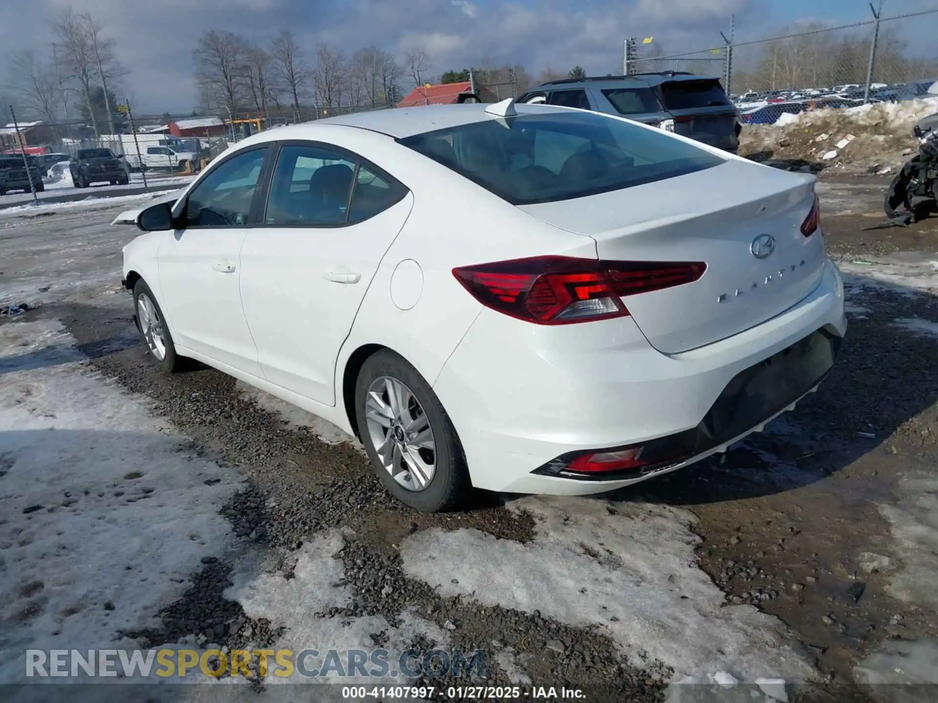 3 Photograph of a damaged car 5NPD84LF5LH613949 HYUNDAI ELANTRA 2020