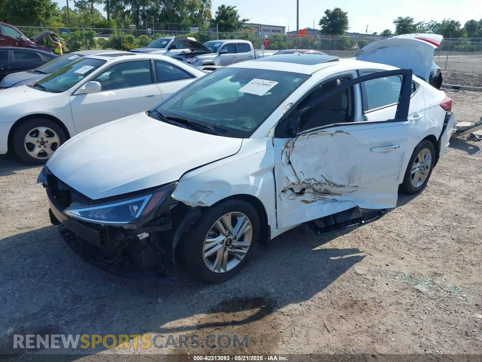 2 Photograph of a damaged car 5NPD84LF6LH499797 HYUNDAI ELANTRA 2020