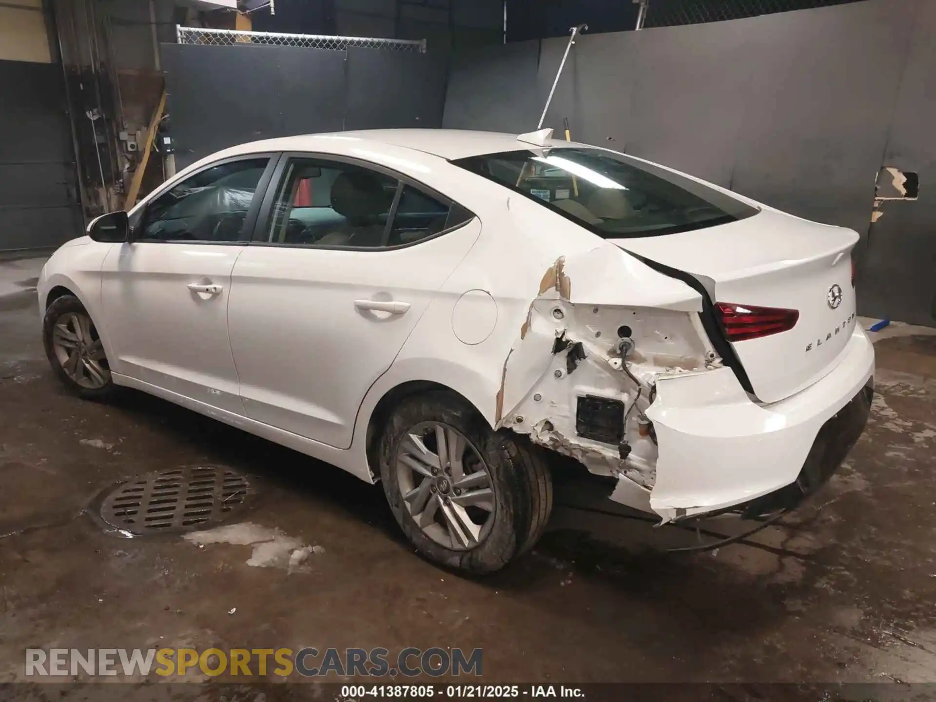 3 Photograph of a damaged car 5NPD84LF7LH613807 HYUNDAI ELANTRA 2020