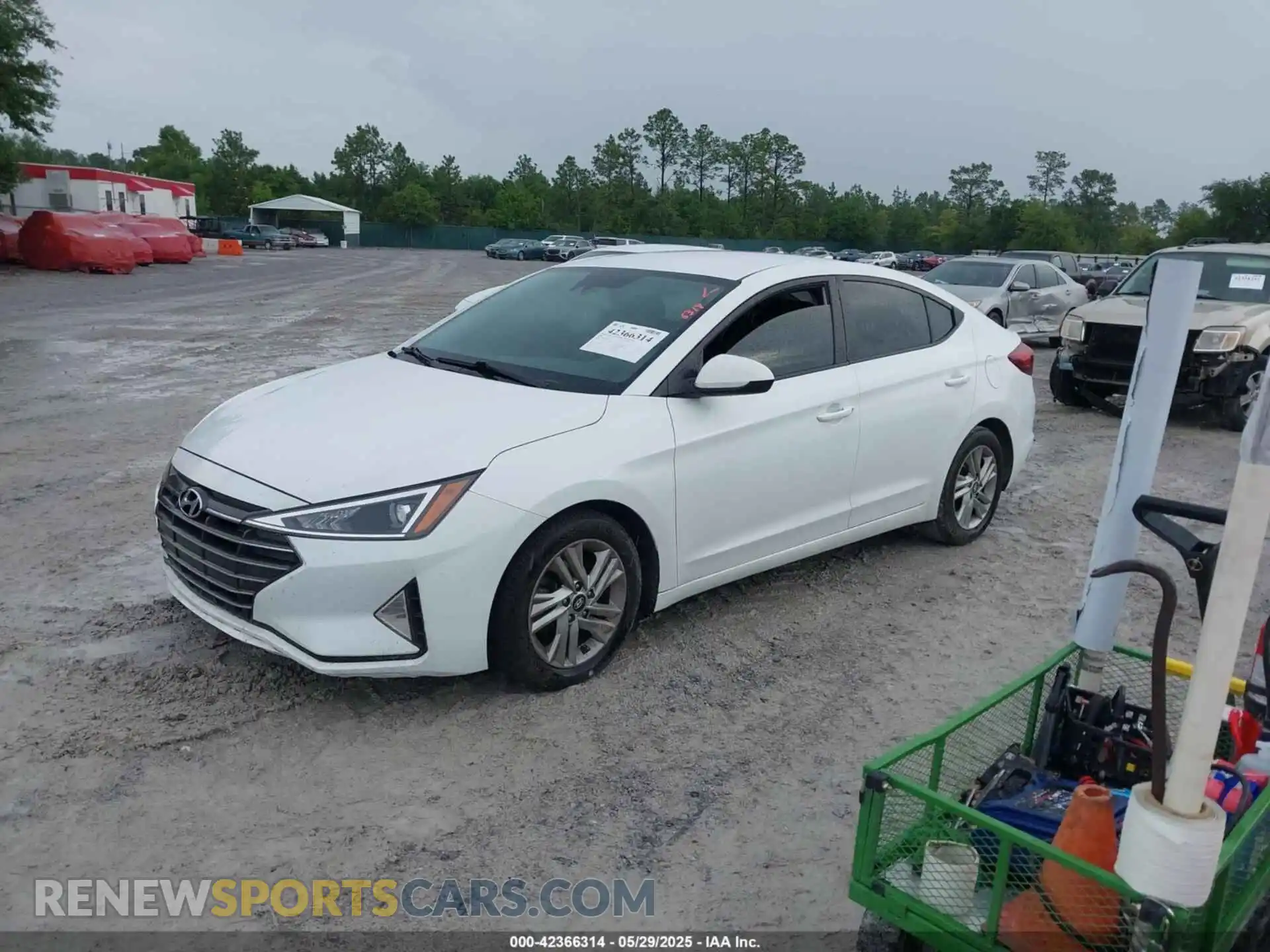 2 Photograph of a damaged car 5NPD84LF7LH624337 HYUNDAI ELANTRA 2020