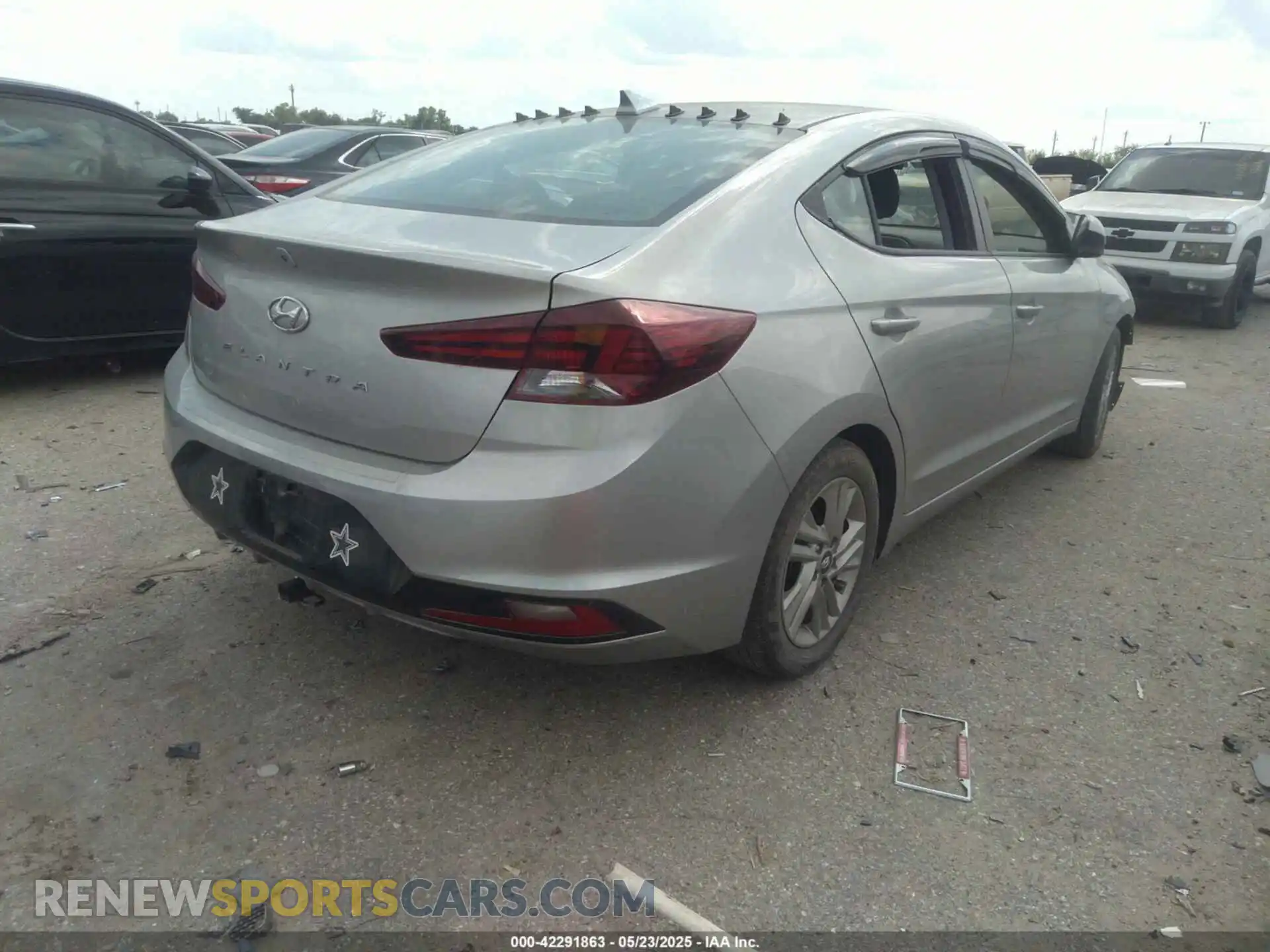 2 Photograph of a damaged car 5NPD84LF8LH609345 HYUNDAI ELANTRA 2020