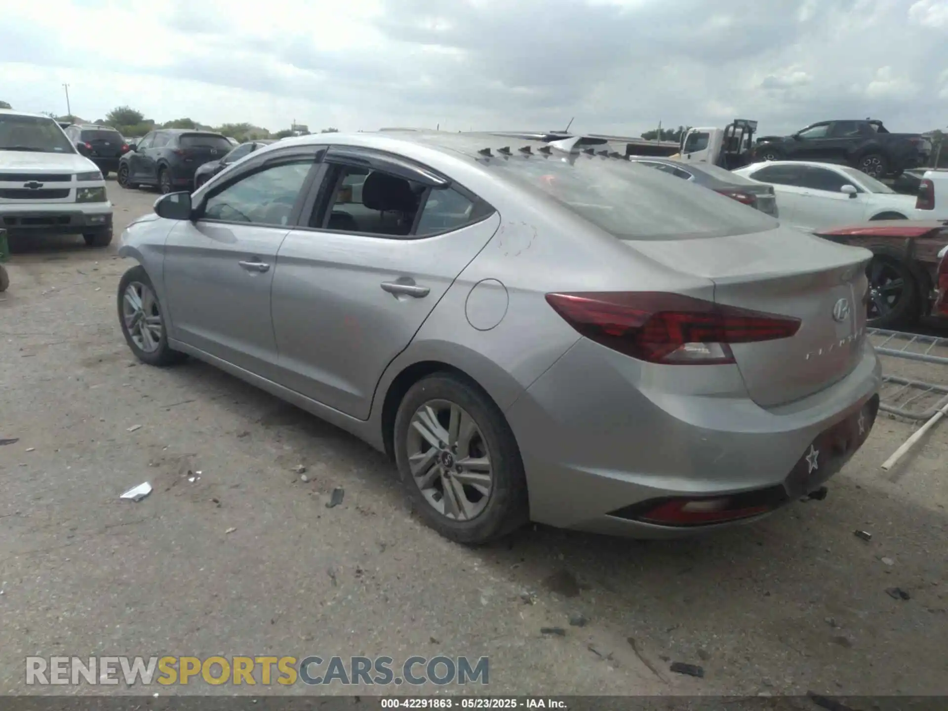 3 Photograph of a damaged car 5NPD84LF8LH609345 HYUNDAI ELANTRA 2020