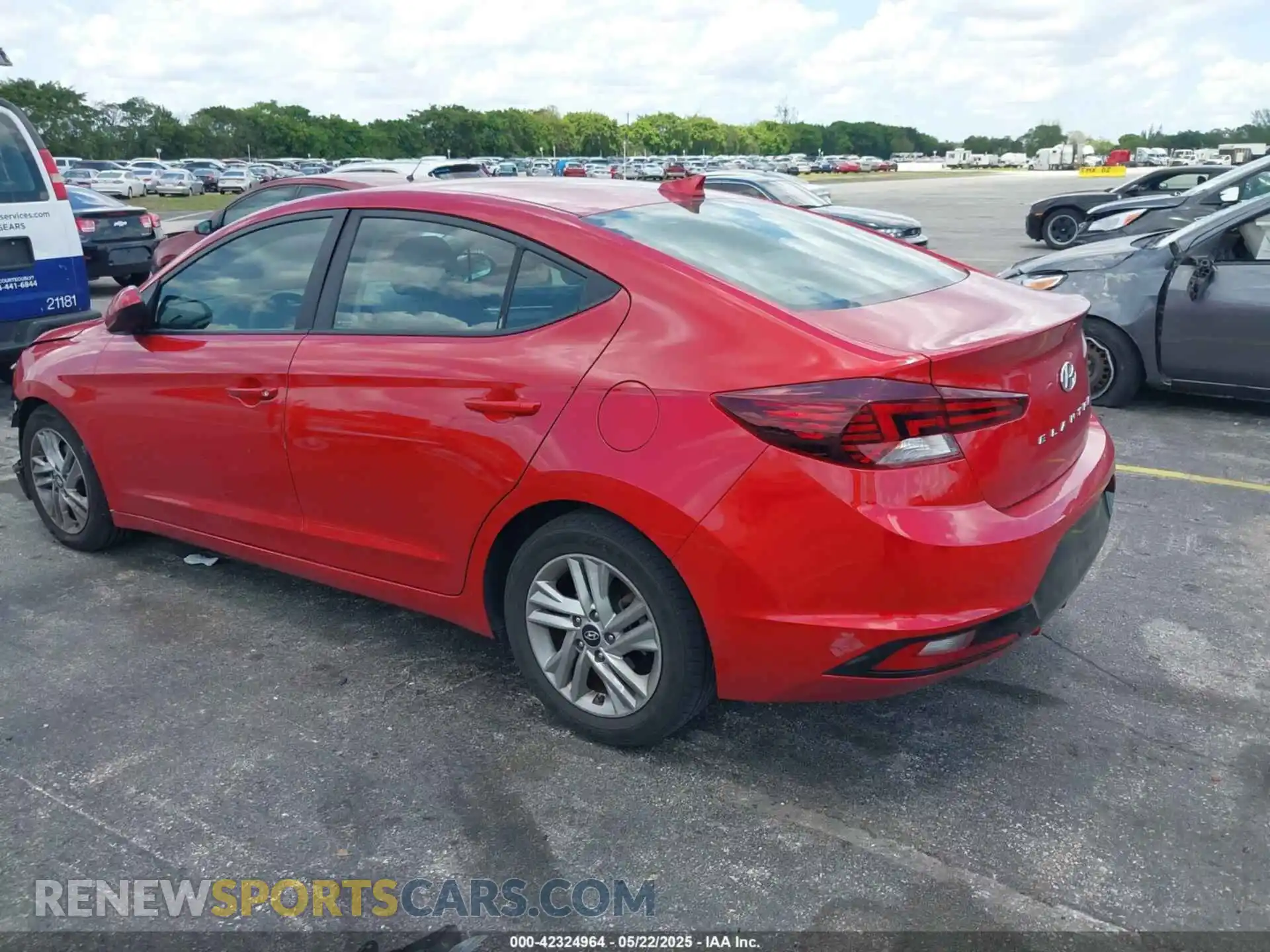 3 Photograph of a damaged car 5NPD84LF9LH555991 HYUNDAI ELANTRA 2020