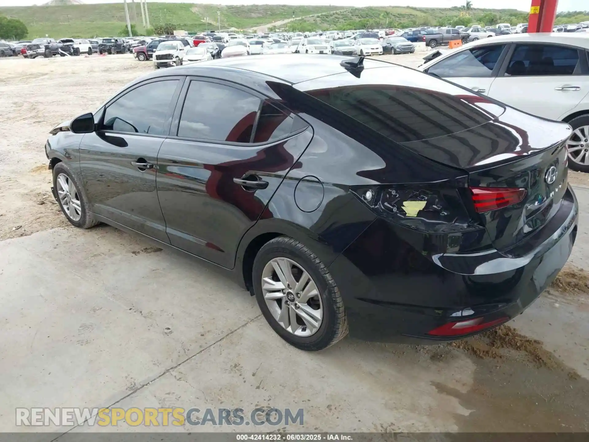 3 Photograph of a damaged car 5NPD84LF9LH598145 HYUNDAI ELANTRA 2020