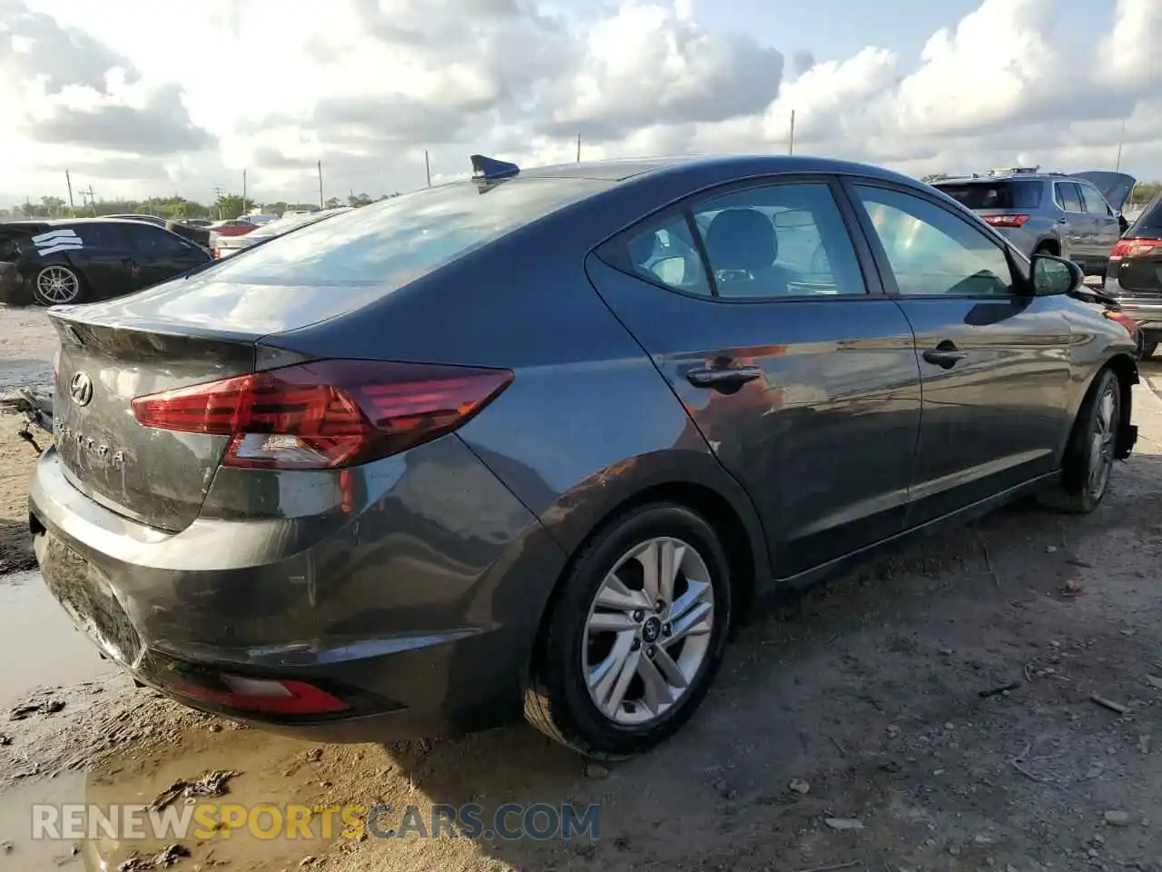 3 Photograph of a damaged car 5NPD84LFXLH558091 HYUNDAI ELANTRA 2020