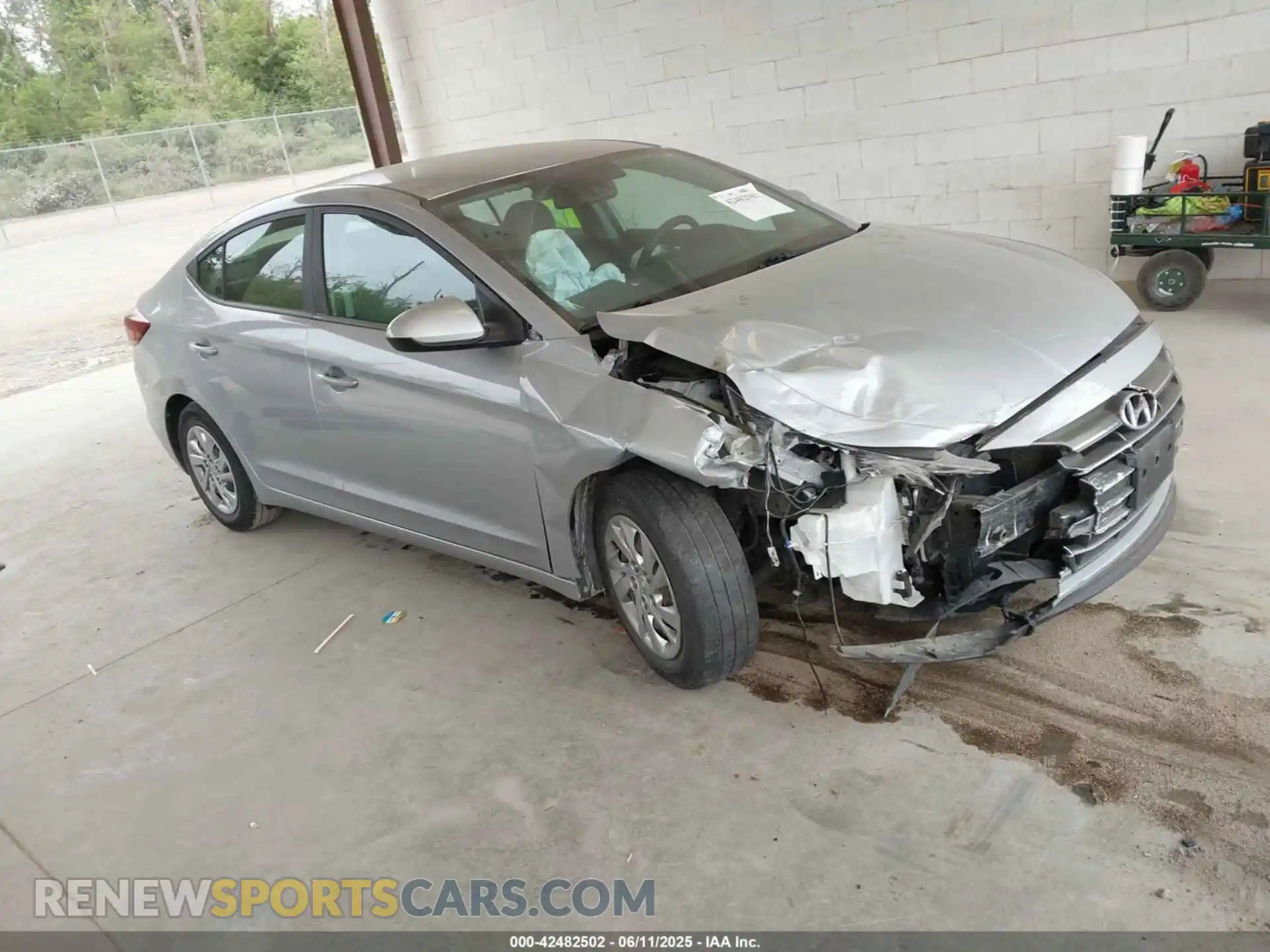 1 Фотография поврежденного автомобиля KMHD74LF7LU988357 HYUNDAI ELANTRA 2020