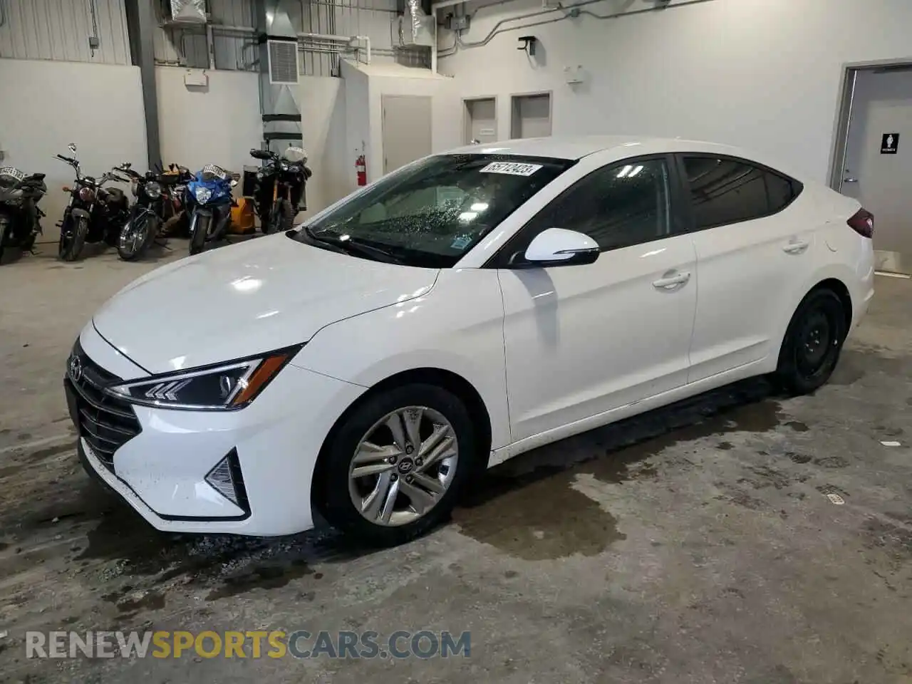 1 Фотография поврежденного автомобиля KMHD84LF4LU000688 HYUNDAI ELANTRA 2020