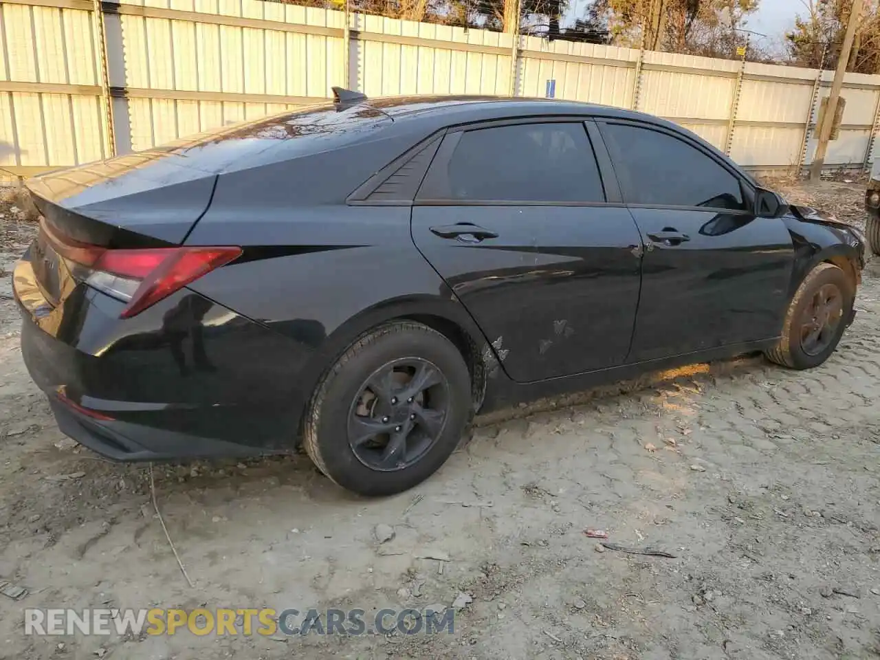 3 Photograph of a damaged car 5NPLL4AG0MH052888 HYUNDAI ELANTRA 2021