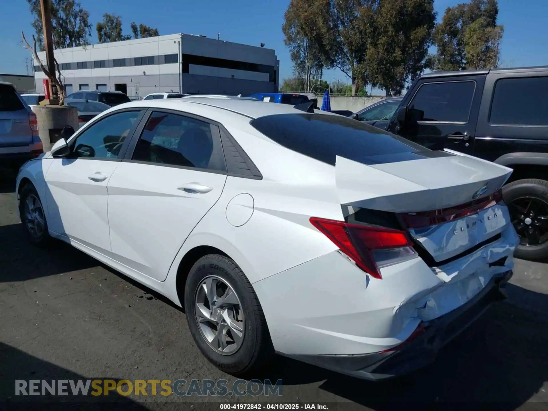 3 Photograph of a damaged car 5NPLL4AG4MH039397 HYUNDAI ELANTRA 2021