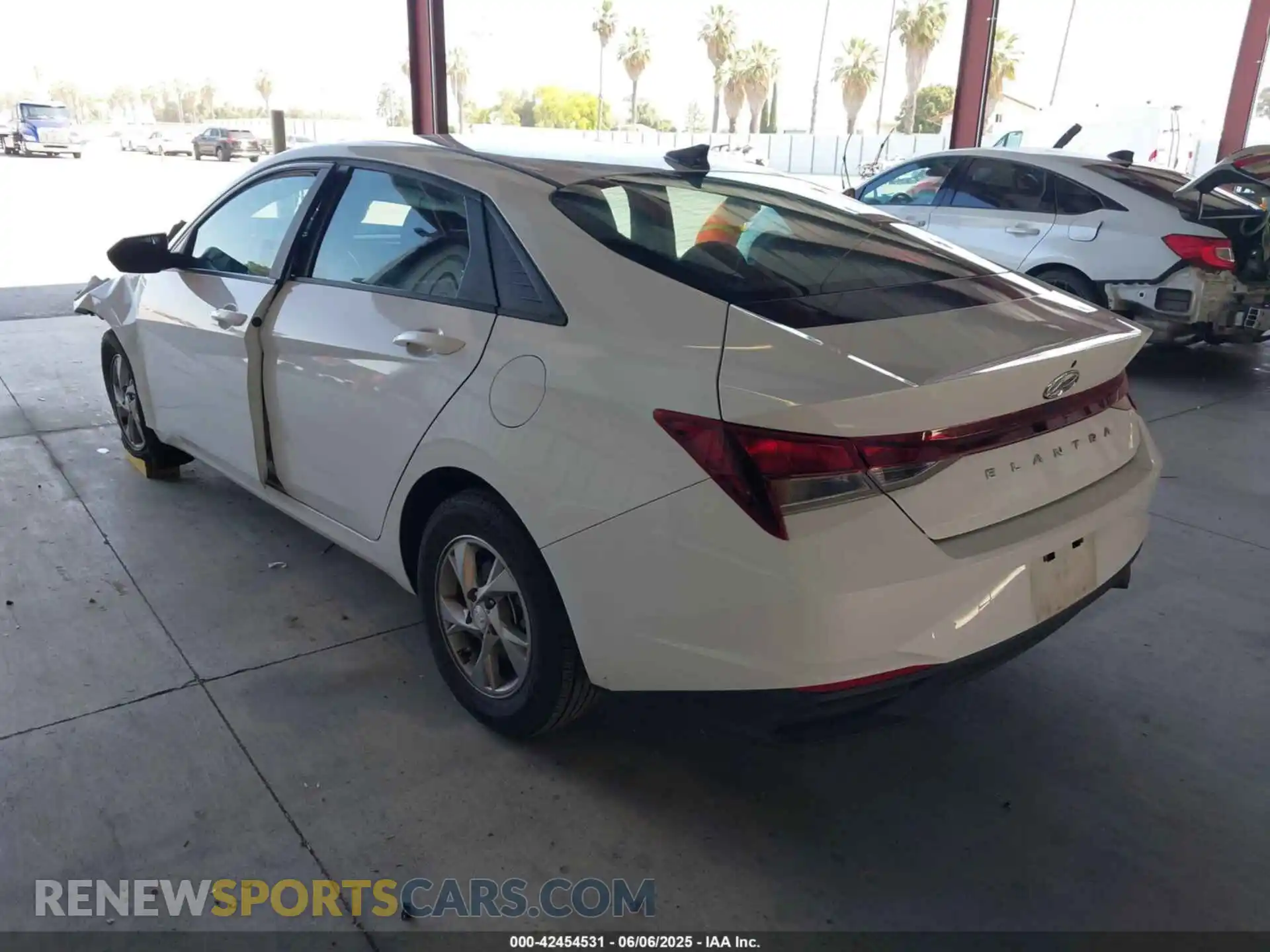 3 Photograph of a damaged car 5NPLL4AG8MH022005 HYUNDAI ELANTRA 2021
