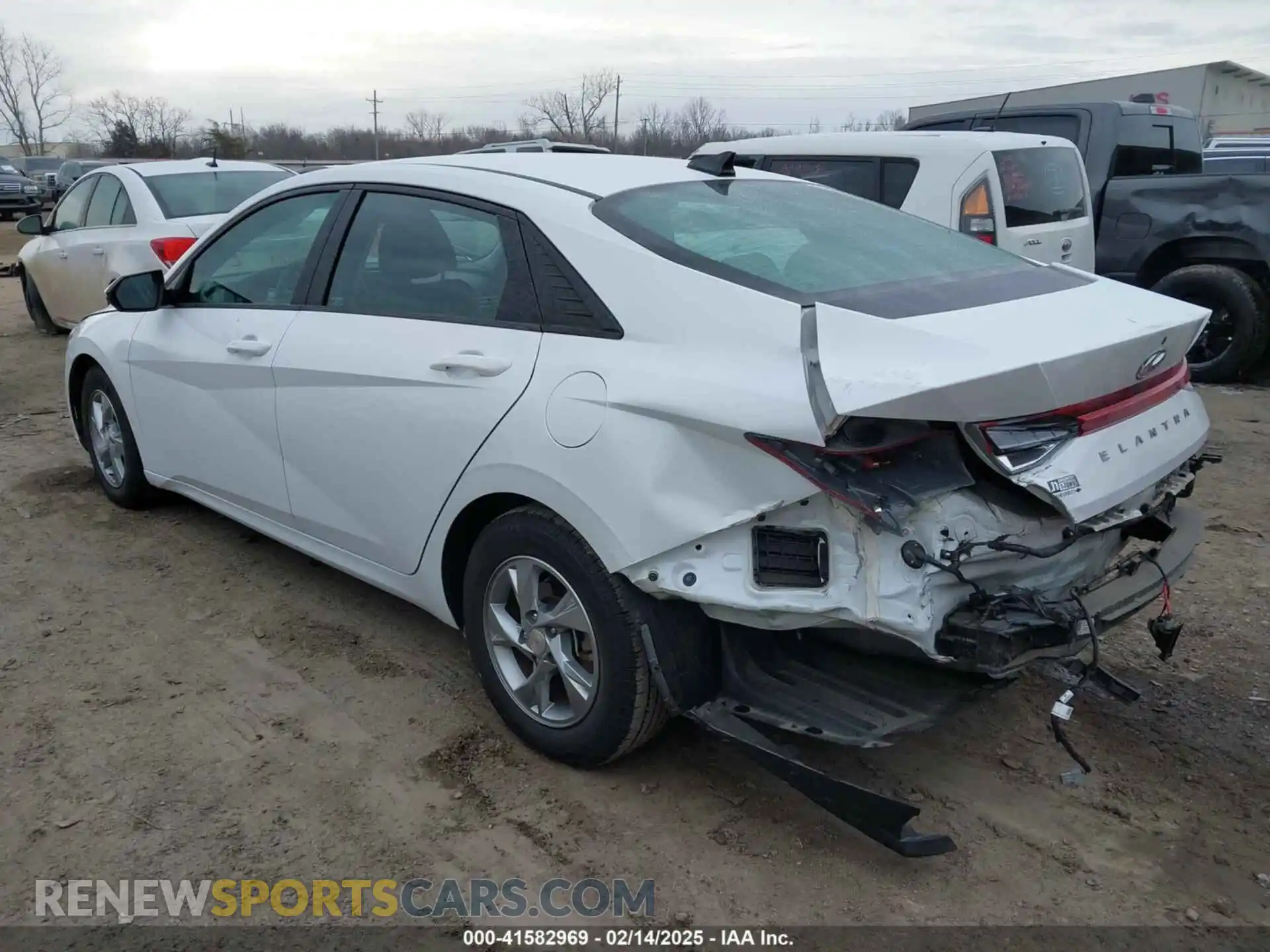 3 Photograph of a damaged car 5NPLL4AGXMH043664 HYUNDAI ELANTRA 2021