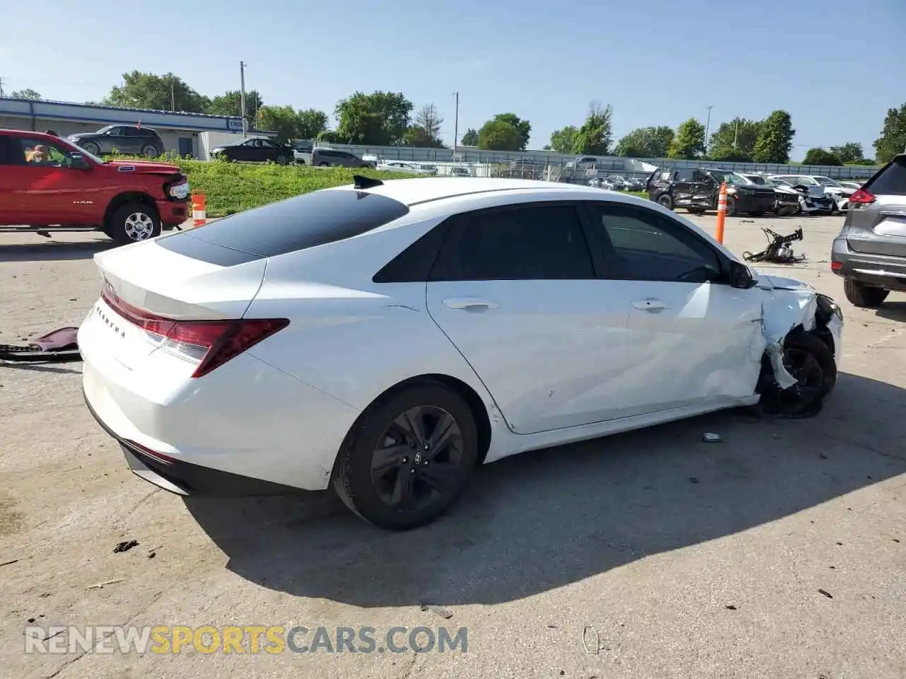 3 Photograph of a damaged car 5NPLM4AG0MH020343 HYUNDAI ELANTRA 2021