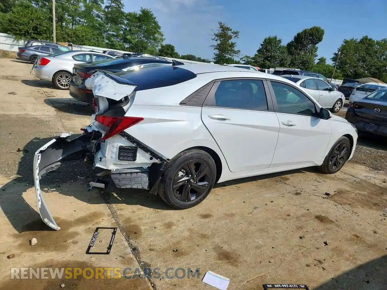 3 Photograph of a damaged car 5NPLM4AG0MH035179 HYUNDAI ELANTRA 2021