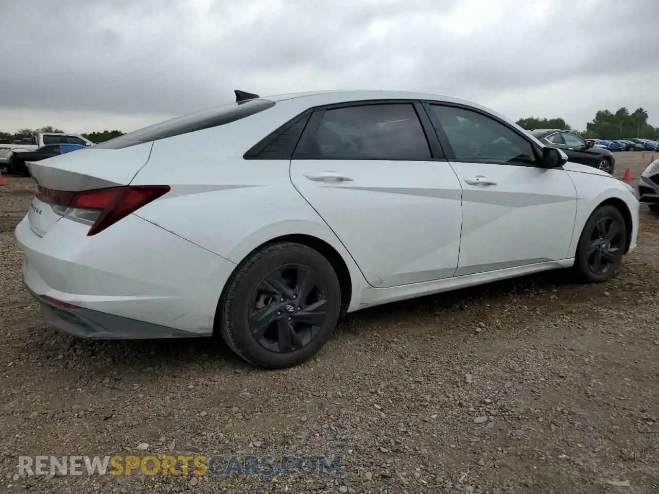 3 Photograph of a damaged car 5NPLM4AG0MH038583 HYUNDAI ELANTRA 2021