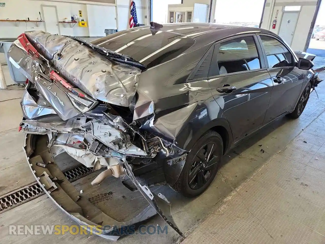 3 Photograph of a damaged car 5NPLM4AG0MH044013 HYUNDAI ELANTRA 2021