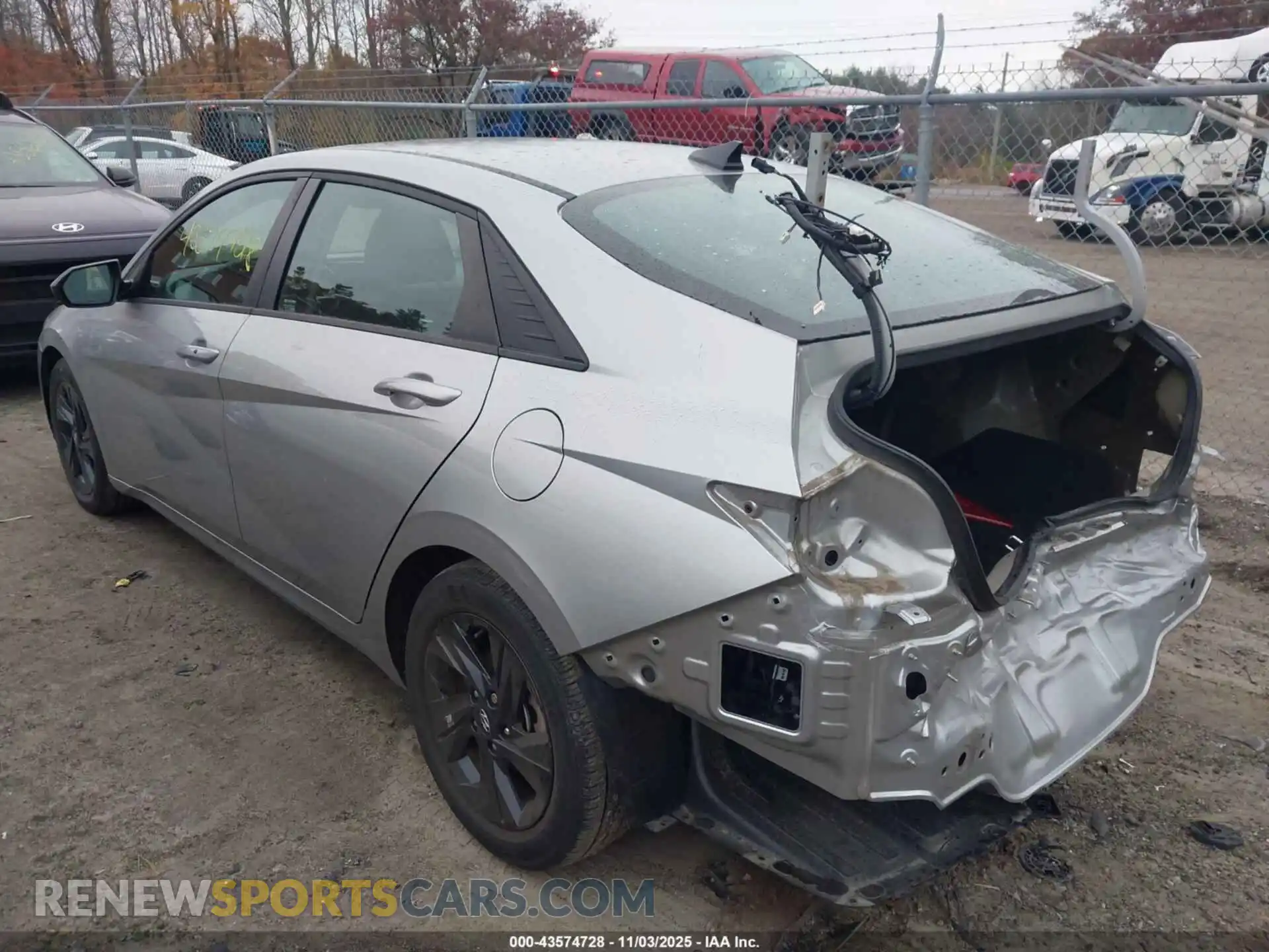 3 Photograph of a damaged car 5NPLM4AG1MH018617 HYUNDAI ELANTRA 2021