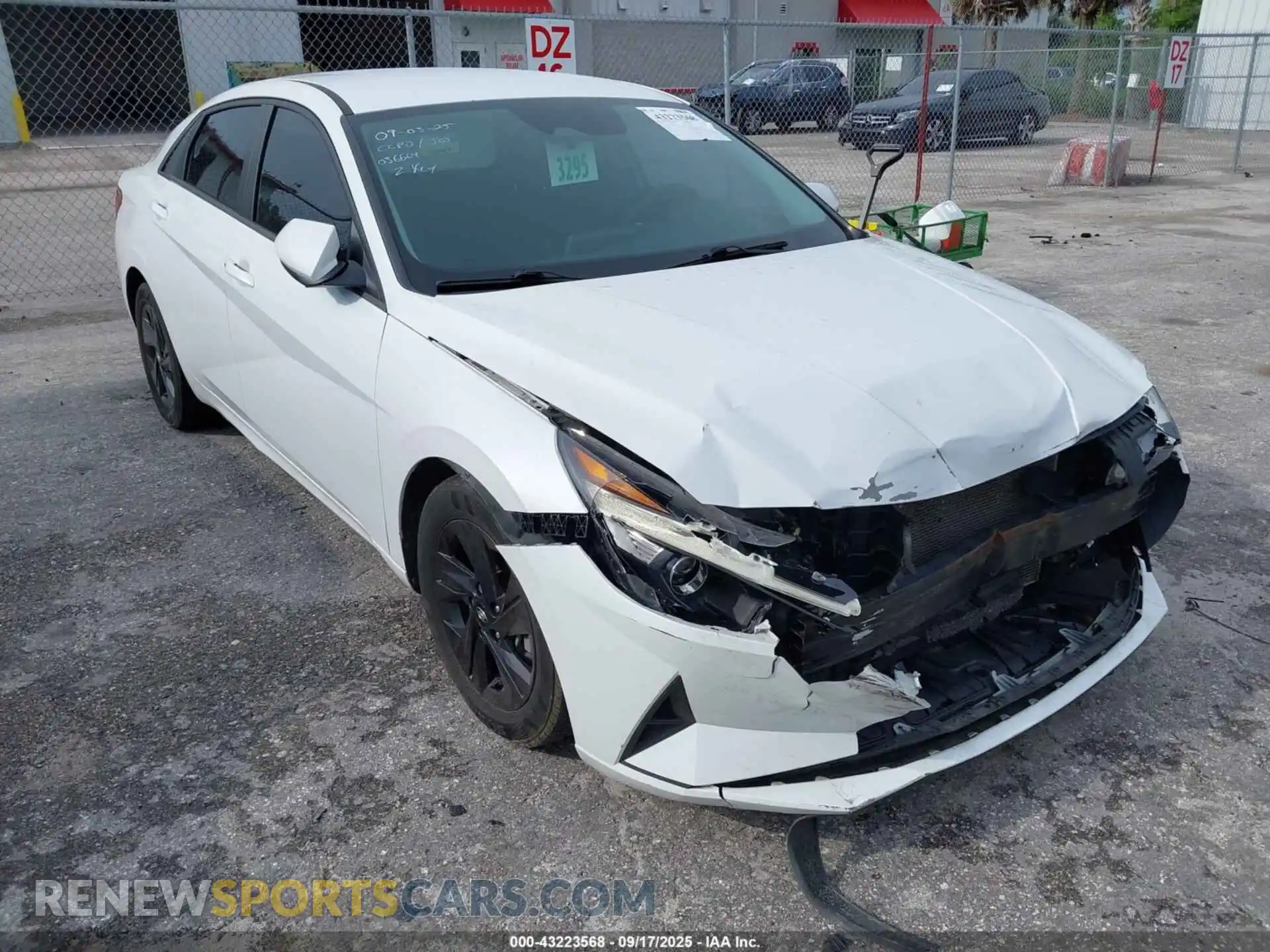 1 Photograph of a damaged car 5NPLM4AG1MH036664 HYUNDAI ELANTRA 2021