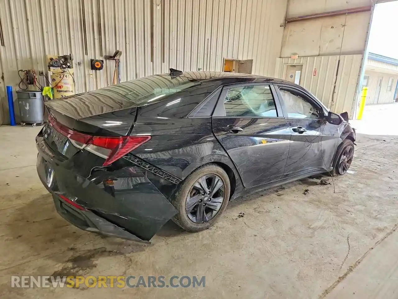 3 Photograph of a damaged car 5NPLM4AG2MH019372 HYUNDAI ELANTRA 2021