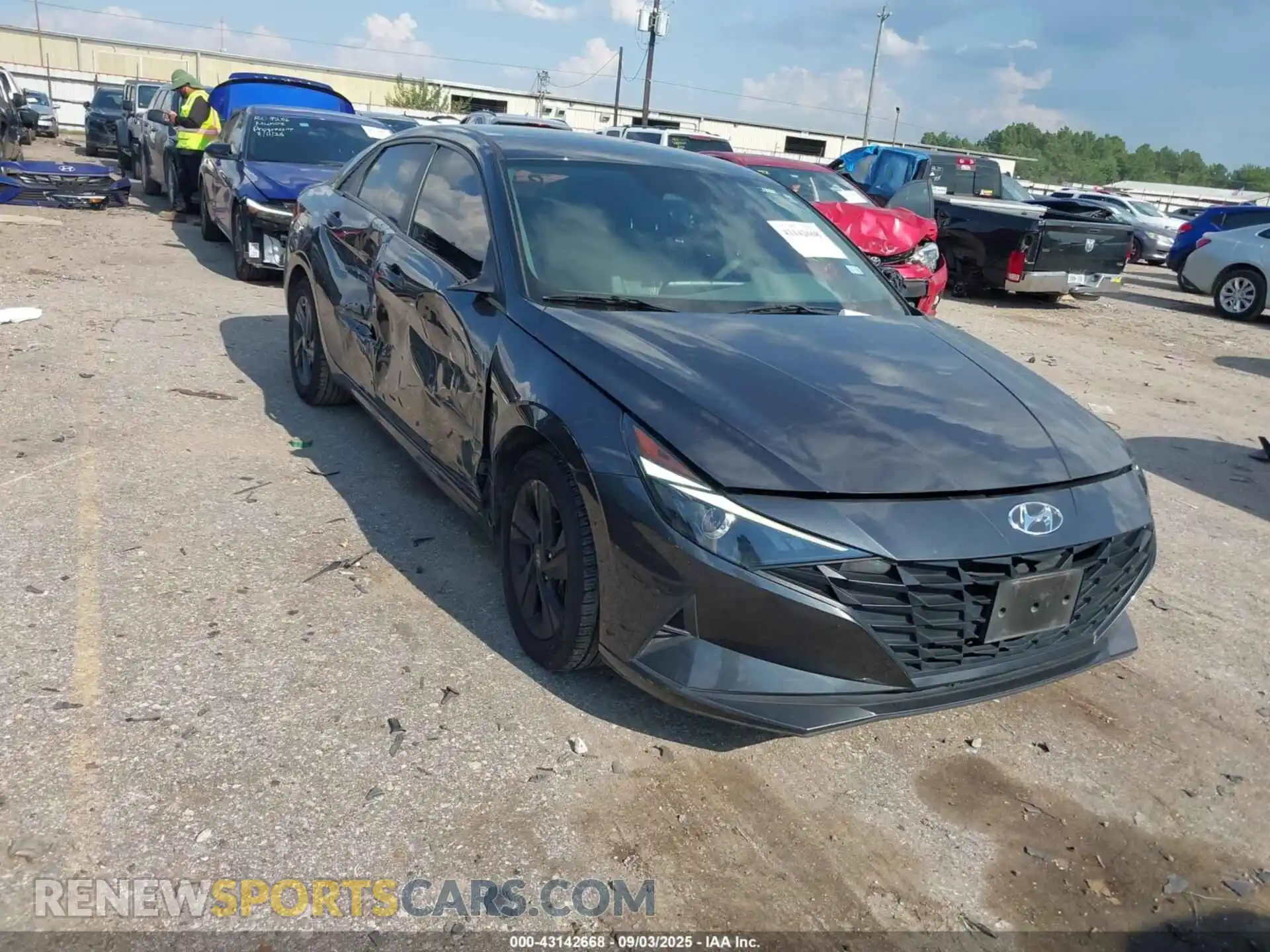 1 Photograph of a damaged car 5NPLM4AG2MH051822 HYUNDAI ELANTRA 2021
