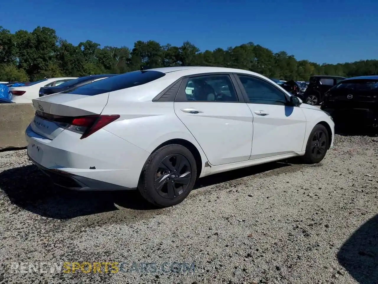 3 Photograph of a damaged car 5NPLM4AG3MH022376 HYUNDAI ELANTRA 2021