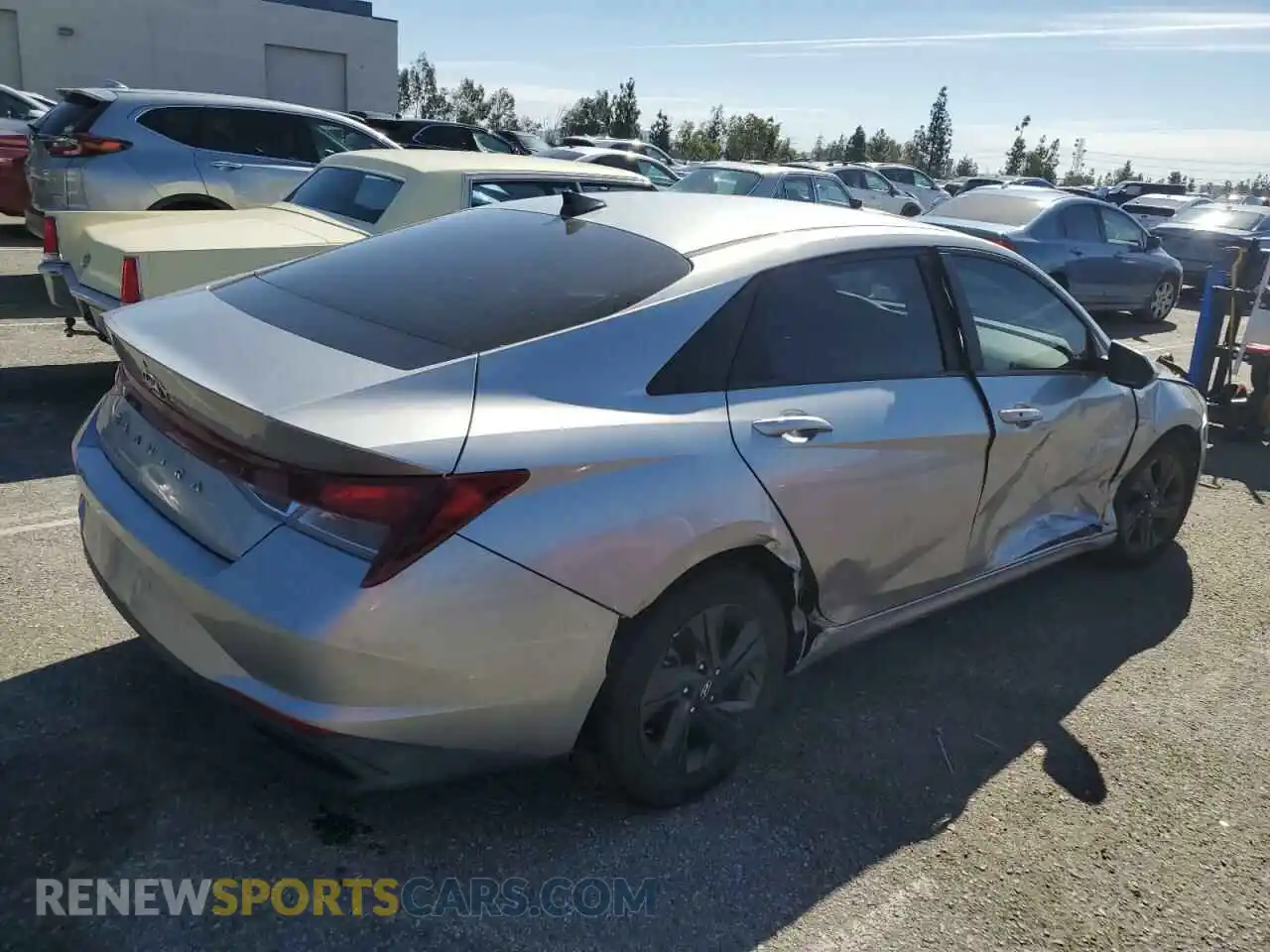 3 Photograph of a damaged car 5NPLM4AG3MH045351 HYUNDAI ELANTRA 2021