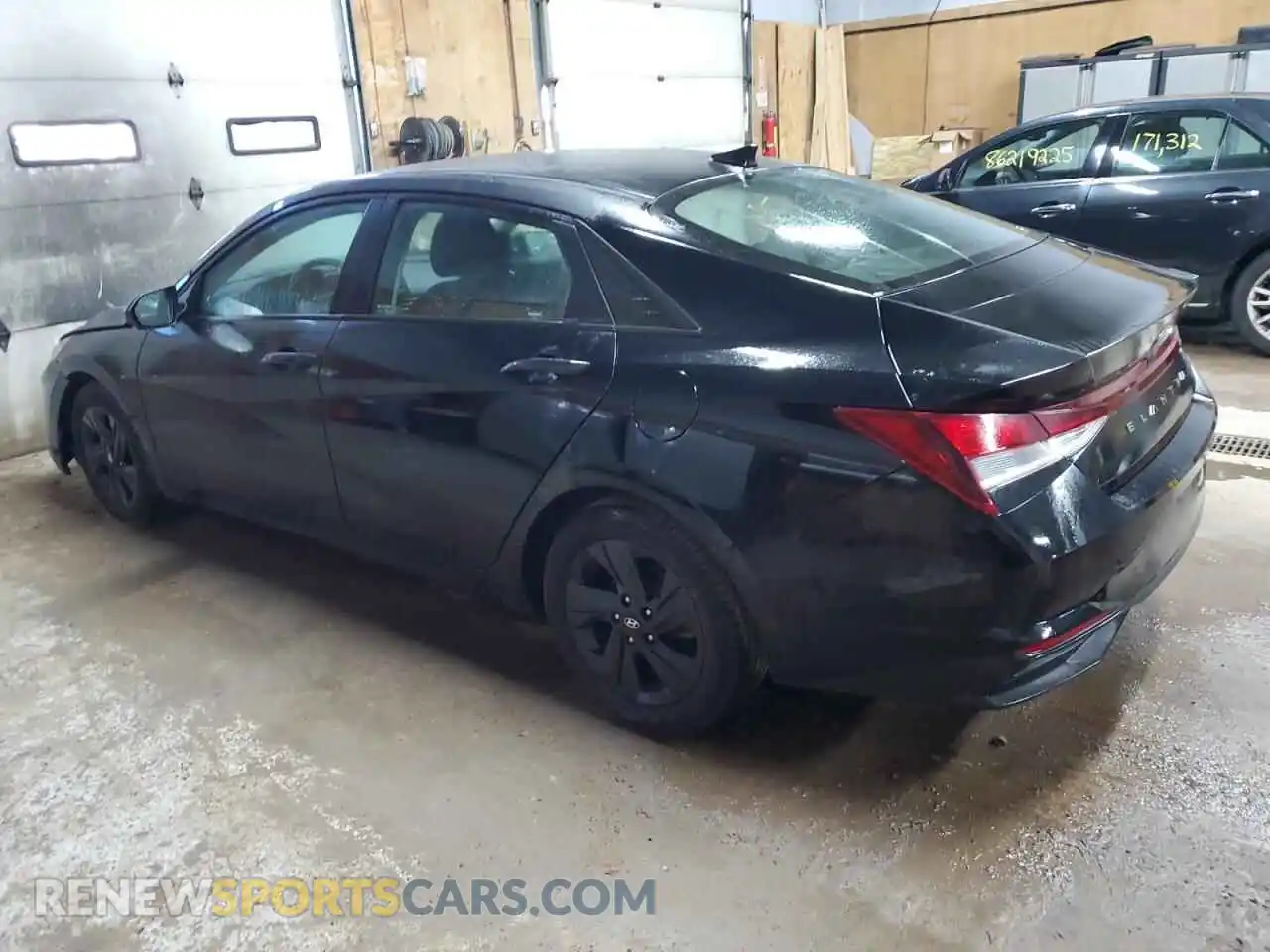 2 Photograph of a damaged car 5NPLM4AG4MH002539 HYUNDAI ELANTRA 2021