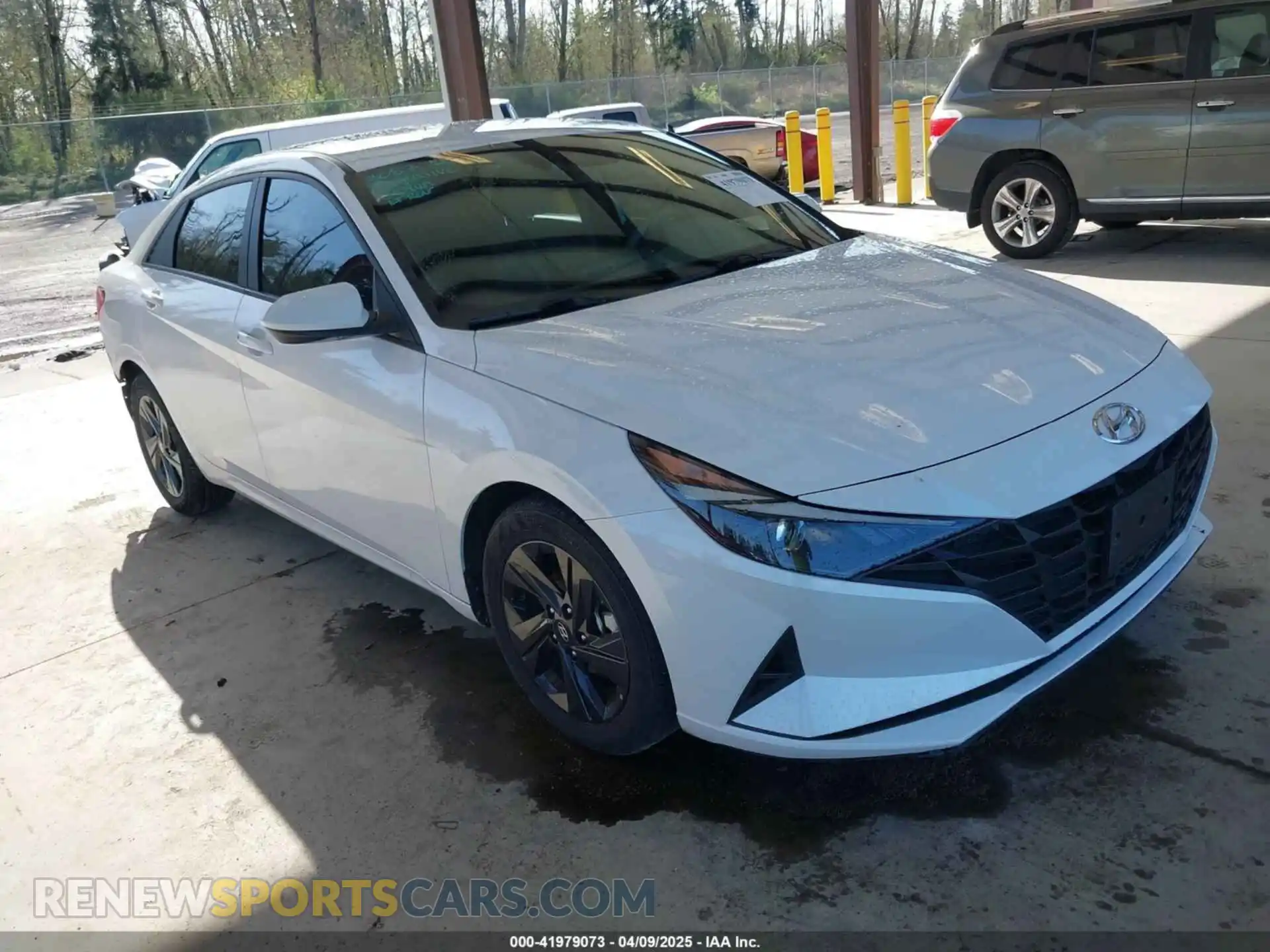 1 Photograph of a damaged car 5NPLM4AG4MH011970 HYUNDAI ELANTRA 2021