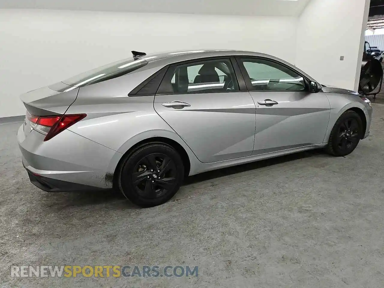 3 Photograph of a damaged car 5NPLM4AG4MH030227 HYUNDAI ELANTRA 2021