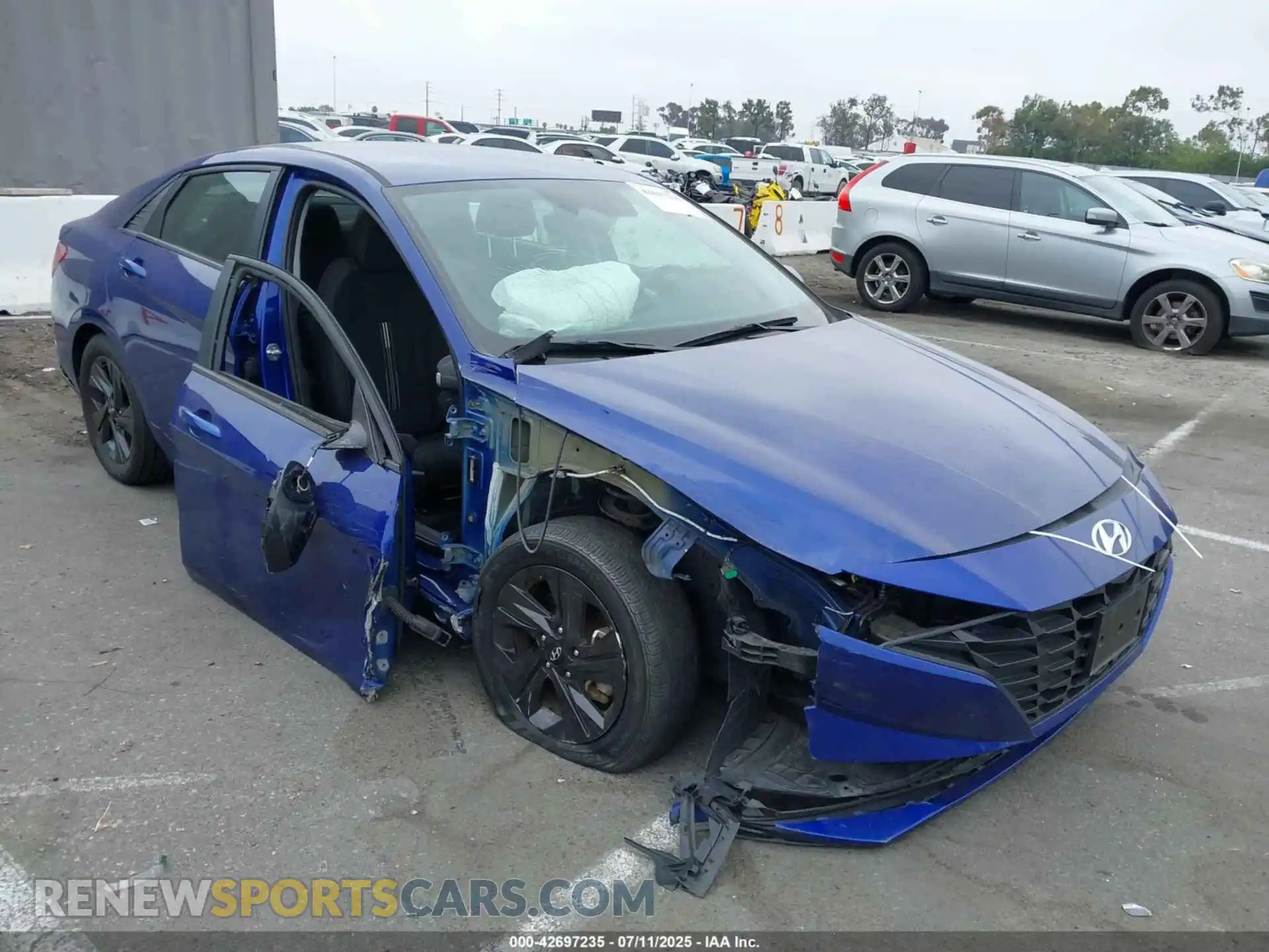 1 Photograph of a damaged car 5NPLM4AG5MH035016 HYUNDAI ELANTRA 2021
