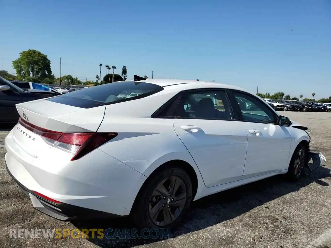 3 Photograph of a damaged car 5NPLM4AG5MH043195 HYUNDAI ELANTRA 2021