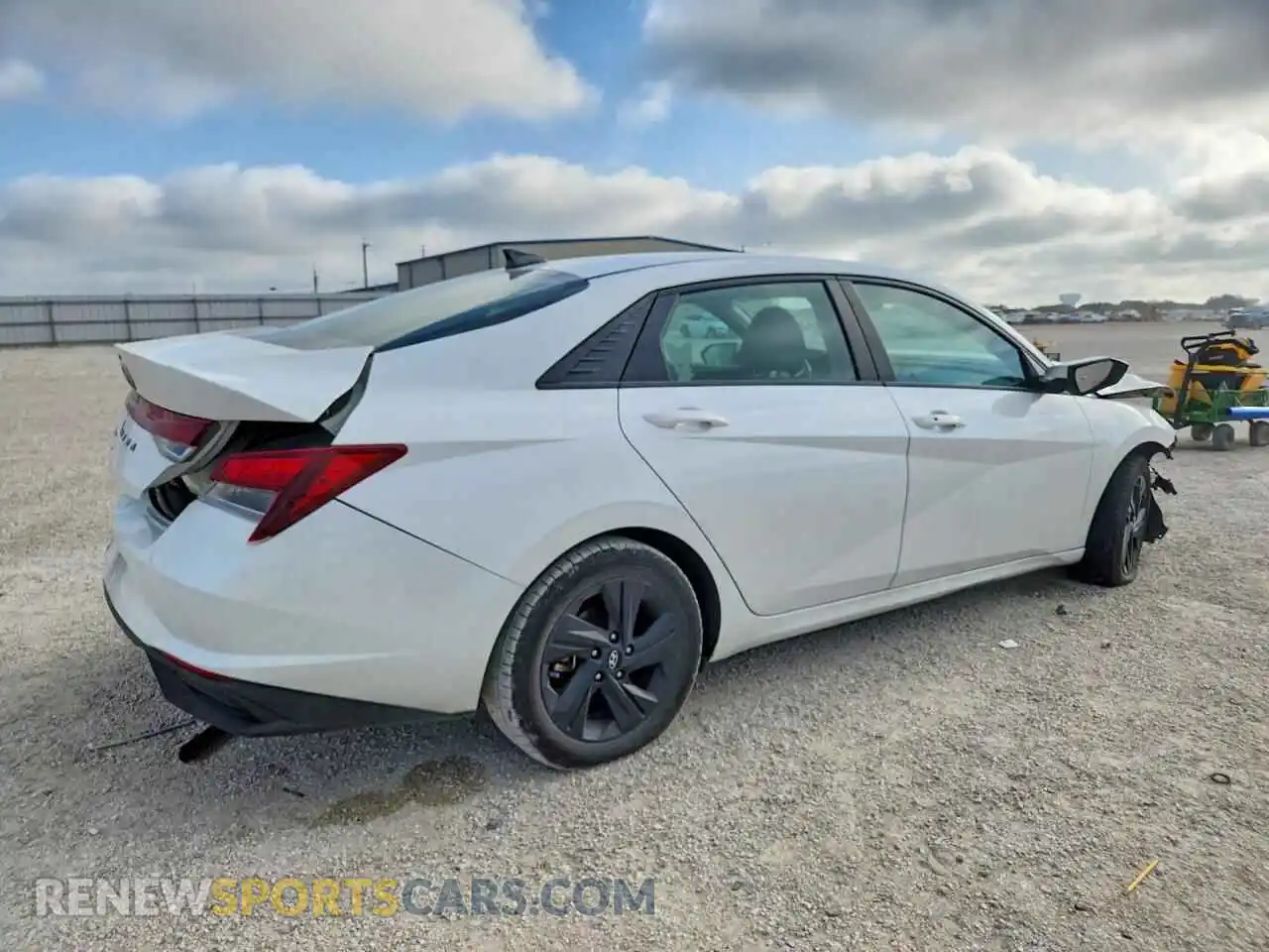 3 Photograph of a damaged car 5NPLM4AG5MH051149 HYUNDAI ELANTRA 2021