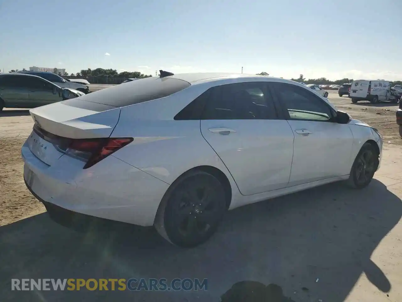3 Photograph of a damaged car 5NPLM4AG7MH020100 HYUNDAI ELANTRA 2021