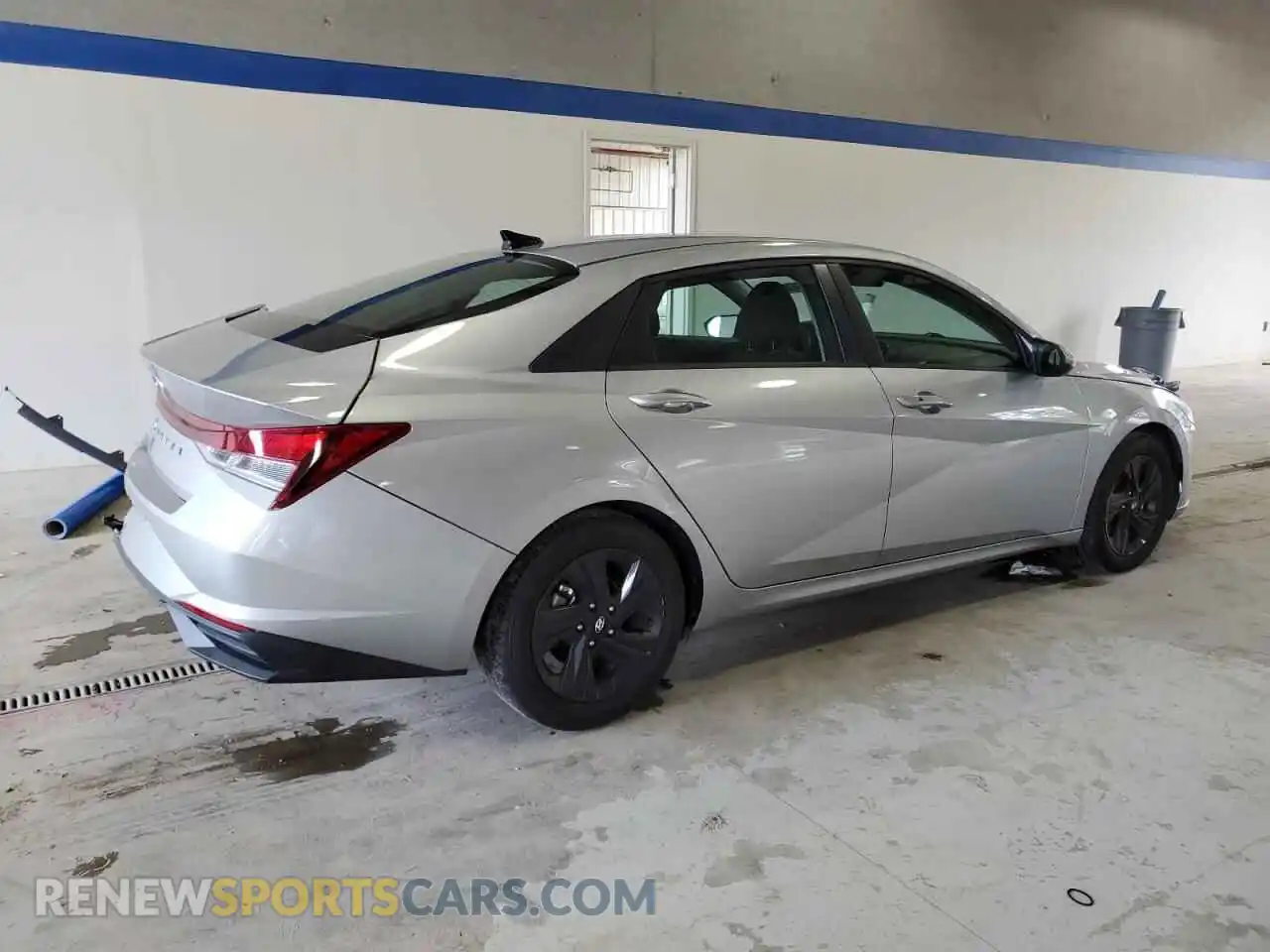 3 Photograph of a damaged car 5NPLM4AG7MH023918 HYUNDAI ELANTRA 2021